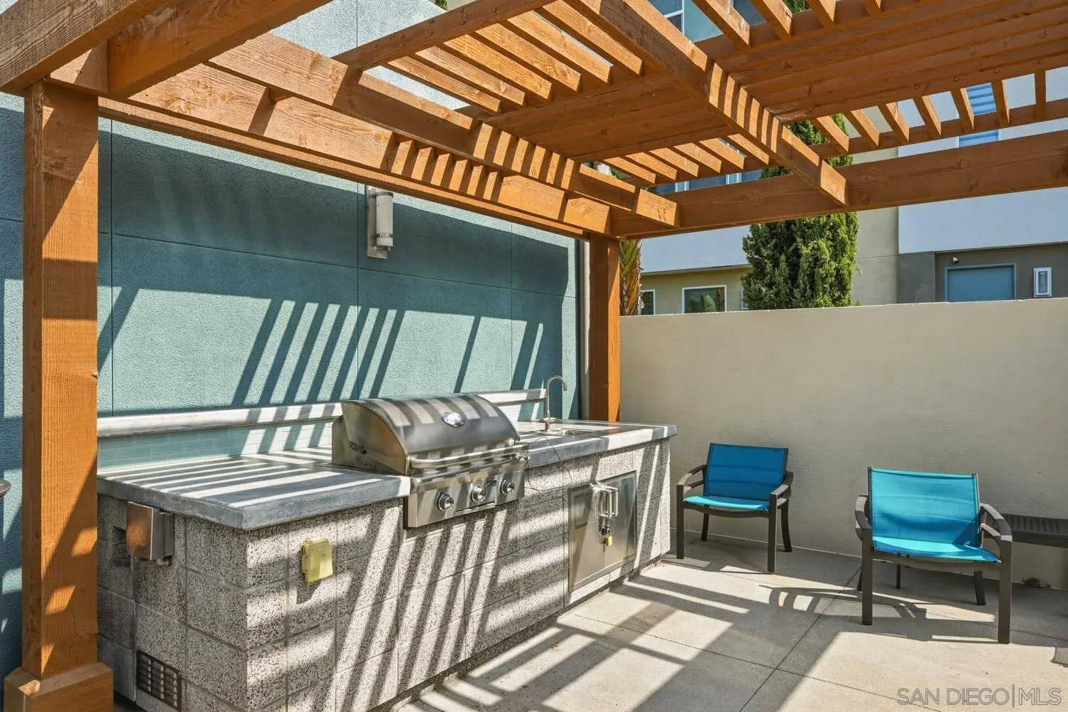 https://cdn.realtyfeed.com/cdn/127/260006640/0a44216999d2c33e86d56e9a5171f896.webp