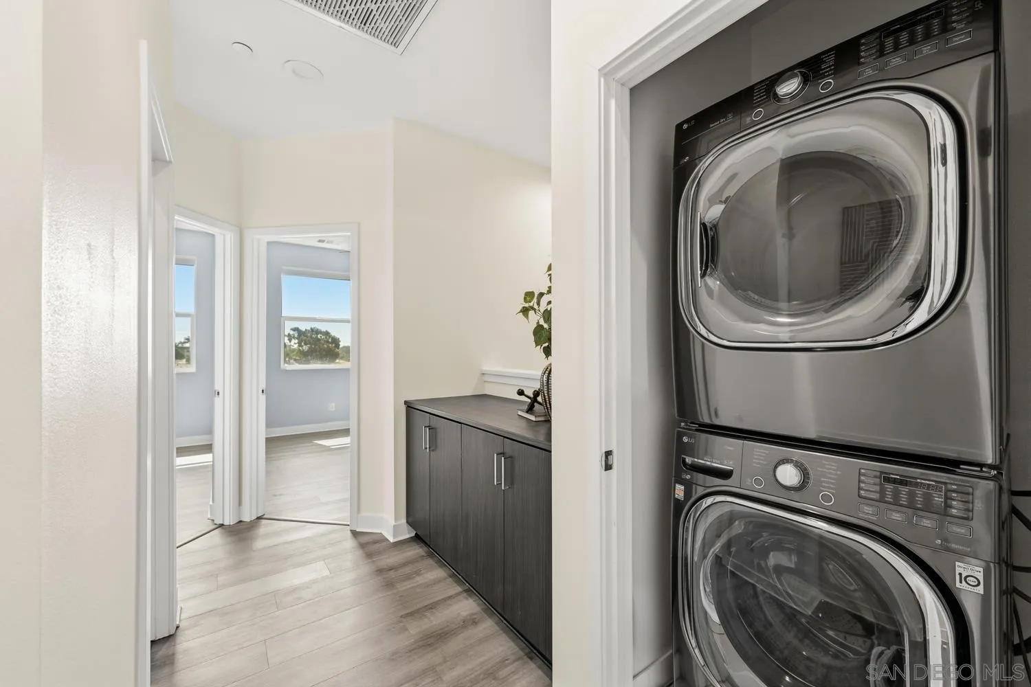 https://cdn.realtyfeed.com/cdn/127/260006640/1222aab5eee4d7f713e72cde9cc9c499.webp