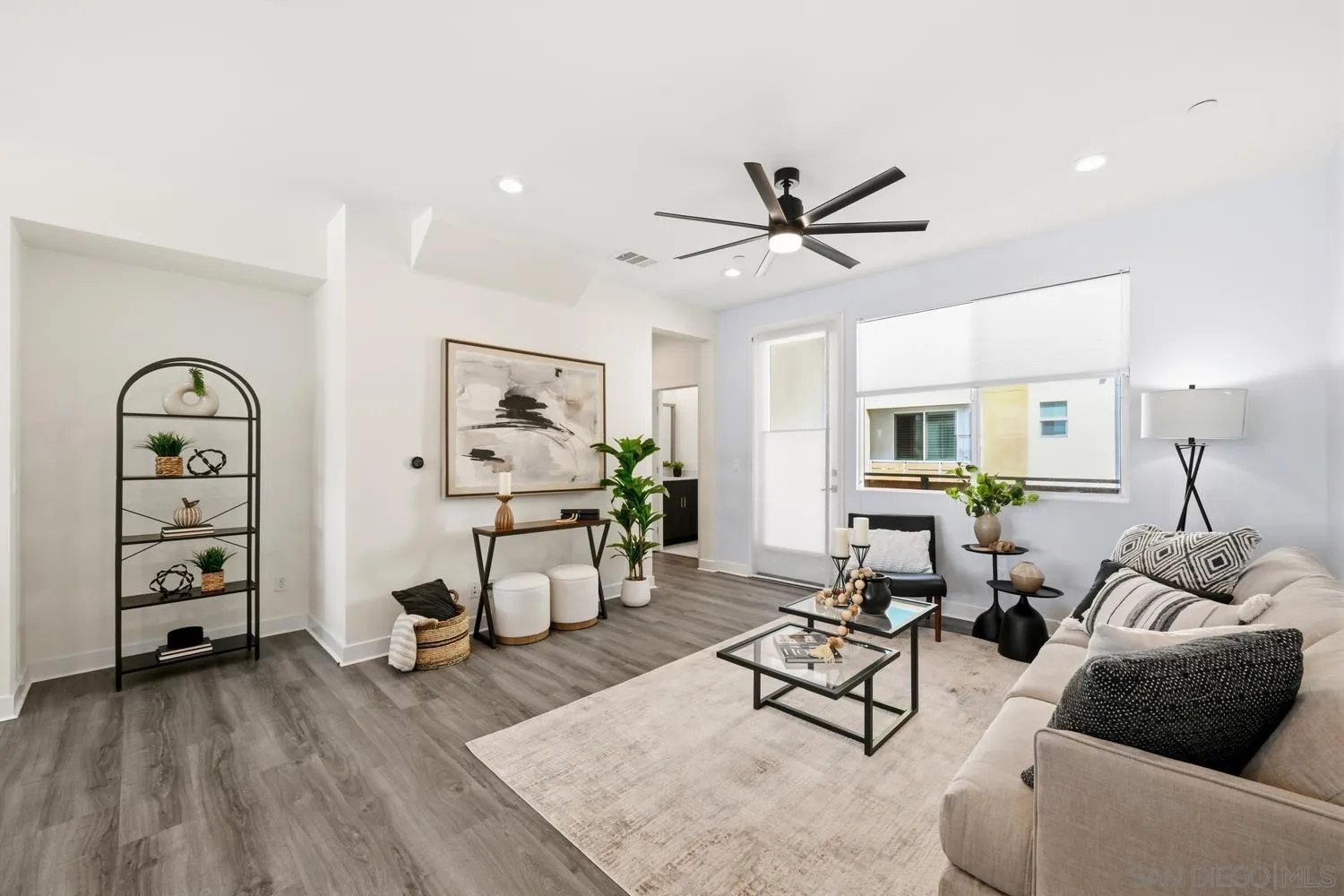 https://cdn.realtyfeed.com/cdn/127/260006640/226186fdbde208f63856e44df85205f2.webp