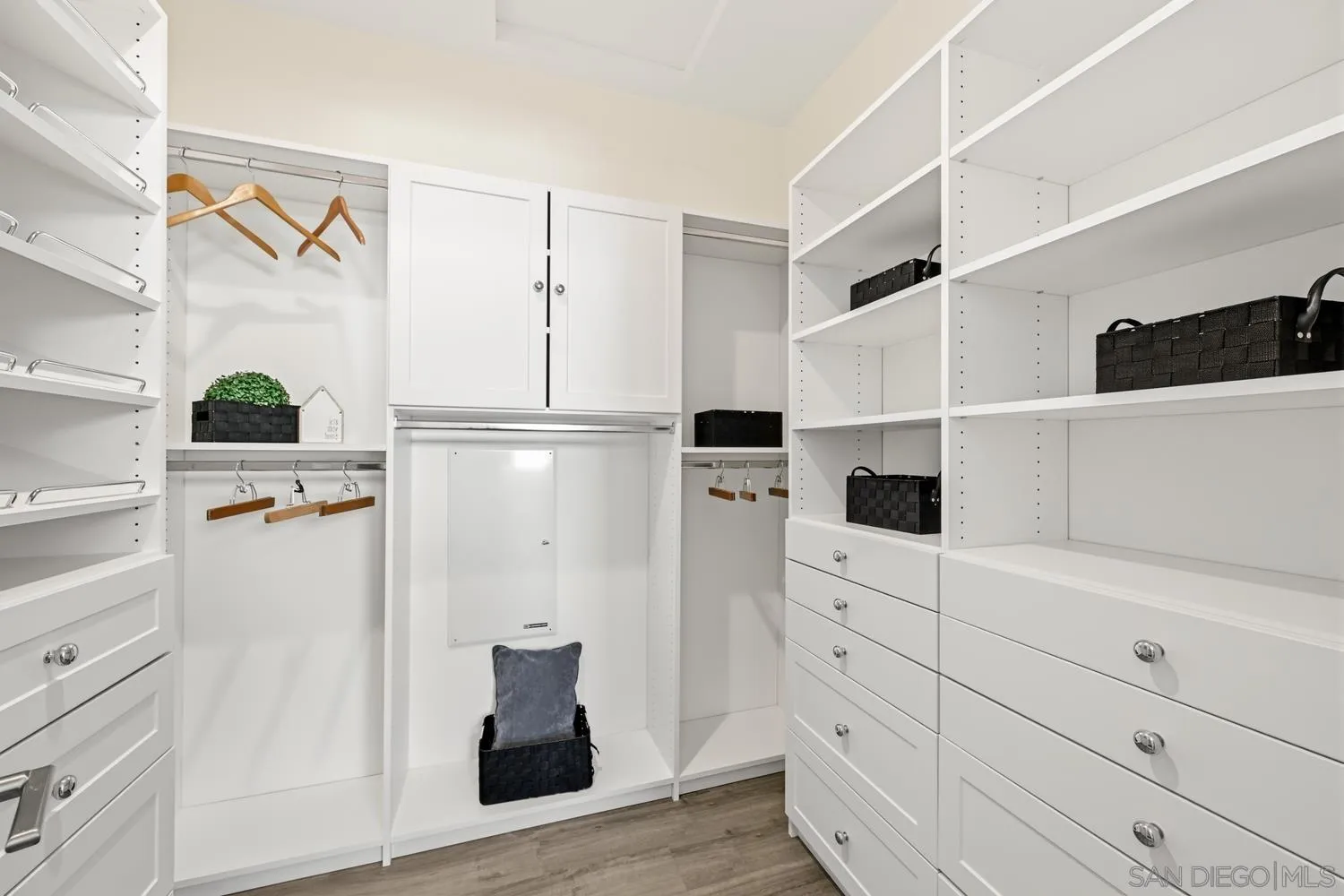 https://cdn.realtyfeed.com/cdn/127/260006640/277005537dd3e3cd1768762eea32ef3d.webp