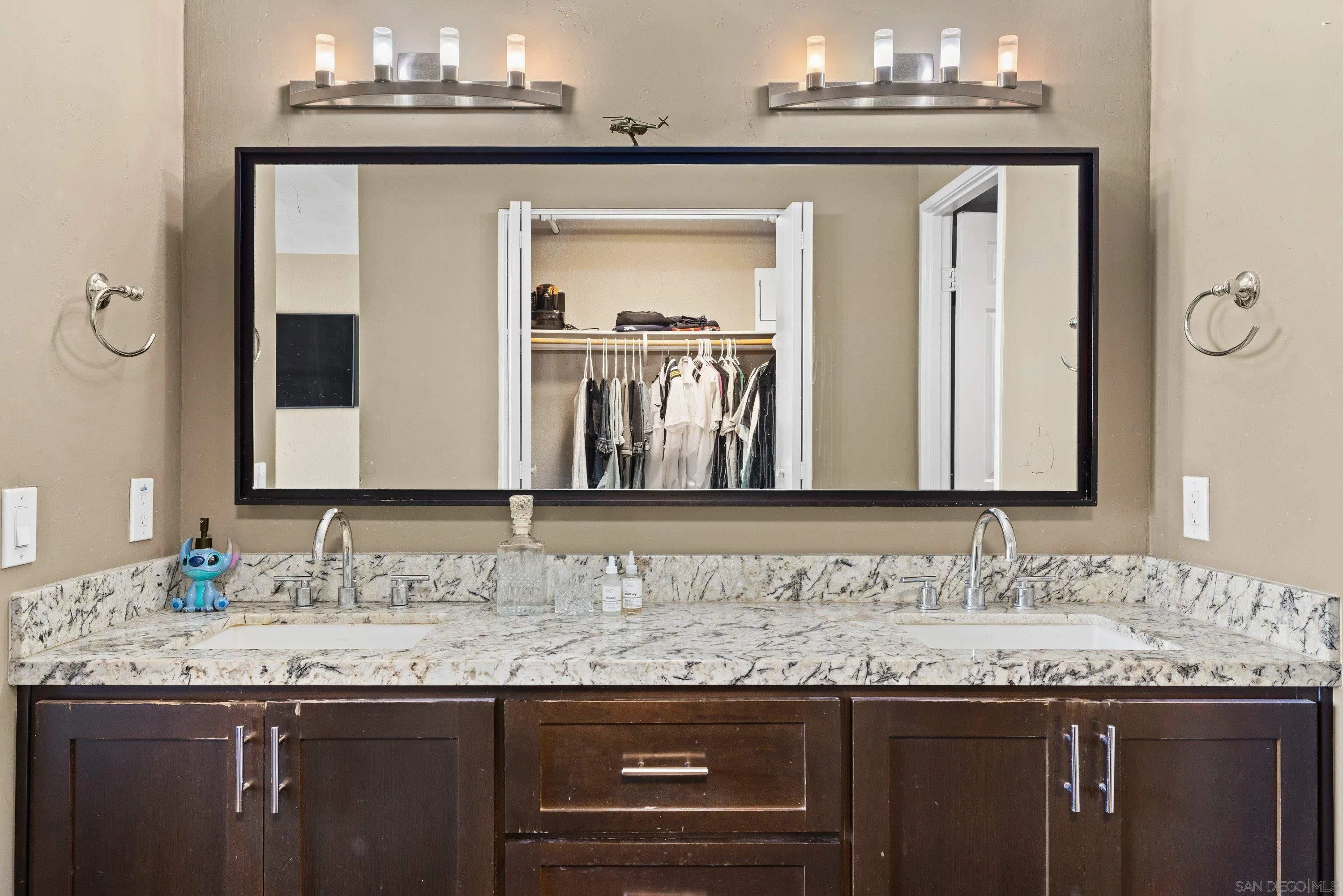 Photo #11: 260006641 Listing: Photo #11