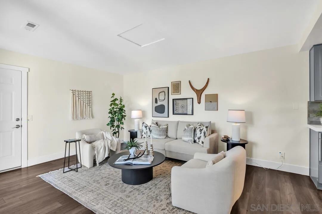 Photo #11: 260006643 Listing: Photo #11