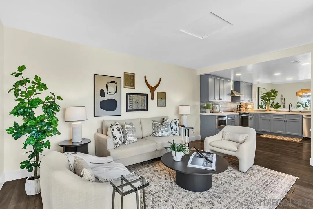 Photo #12: 260006643 Listing: Photo #12