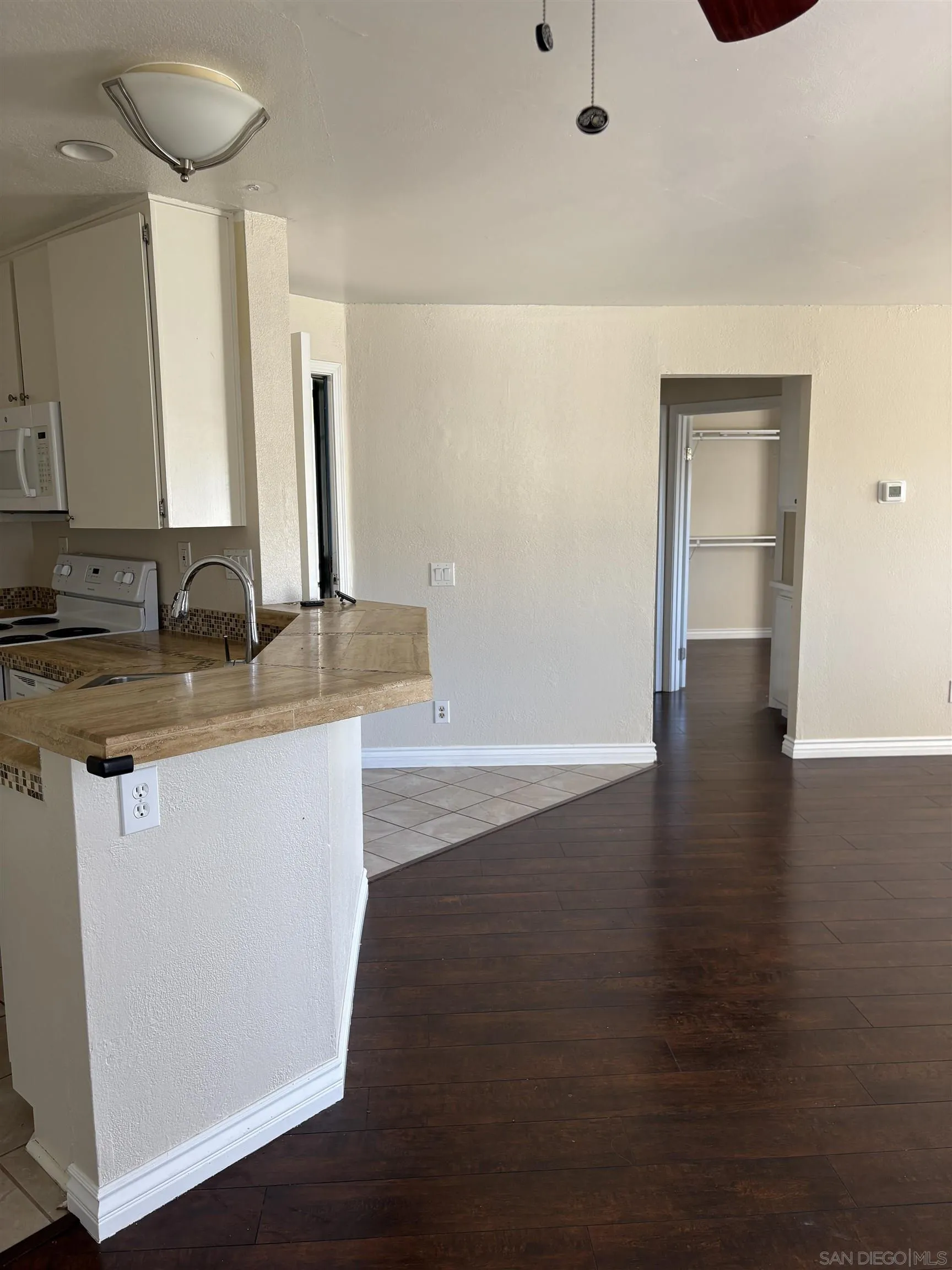 Photo #17: 260006644 Listing: Photo #17