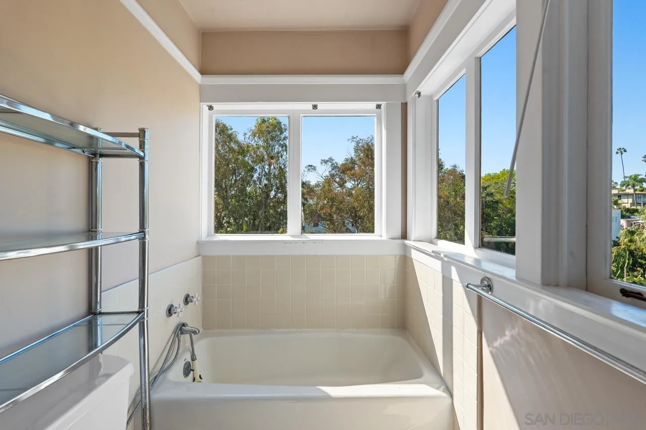 https://cdn.realtyfeed.com/cdn/127/260006645/010c7d1f6b6a3ebd646b0957adf9dc8e.webp