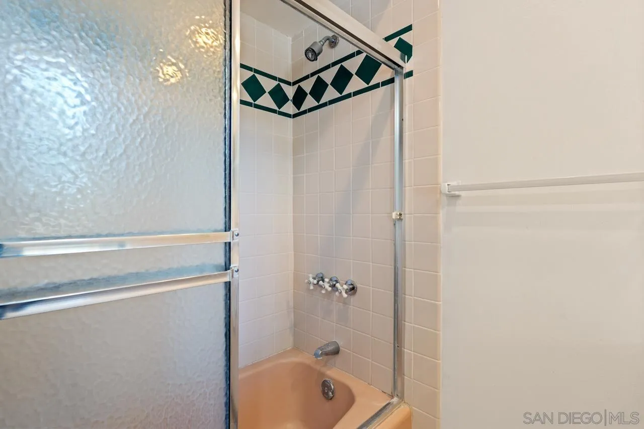 https://cdn.realtyfeed.com/cdn/127/260006645/3153a3840fb5086a91d289238db13ace.webp