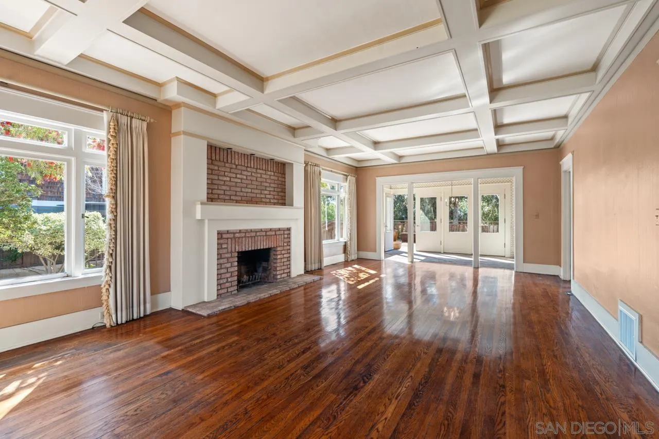 https://cdn.realtyfeed.com/cdn/127/260006645/ea59be7e33d9b9ffb390f76703432414.webp