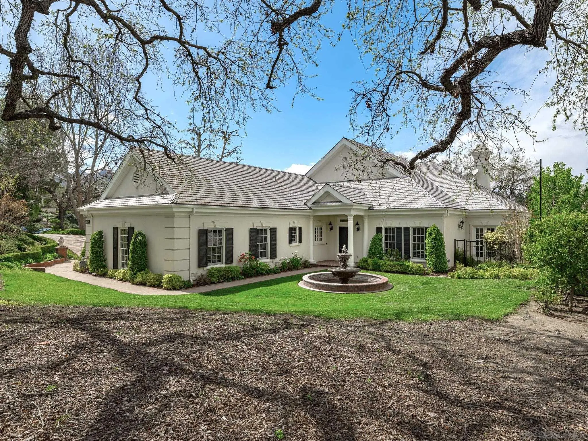 2419 Stafford Rd, Thousand Oaks, CA 91361