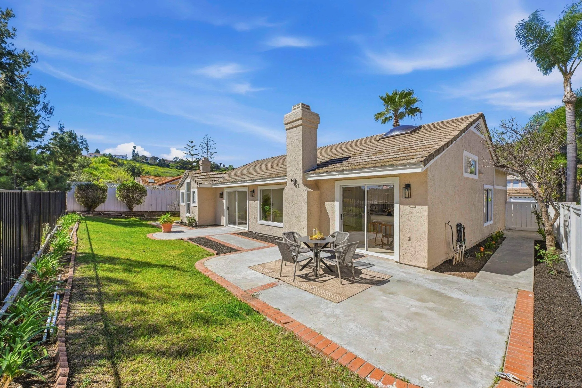 https://cdn.realtyfeed.com/cdn/127/260006652/27c72946b25899ce801d7b88f121ac15.webp