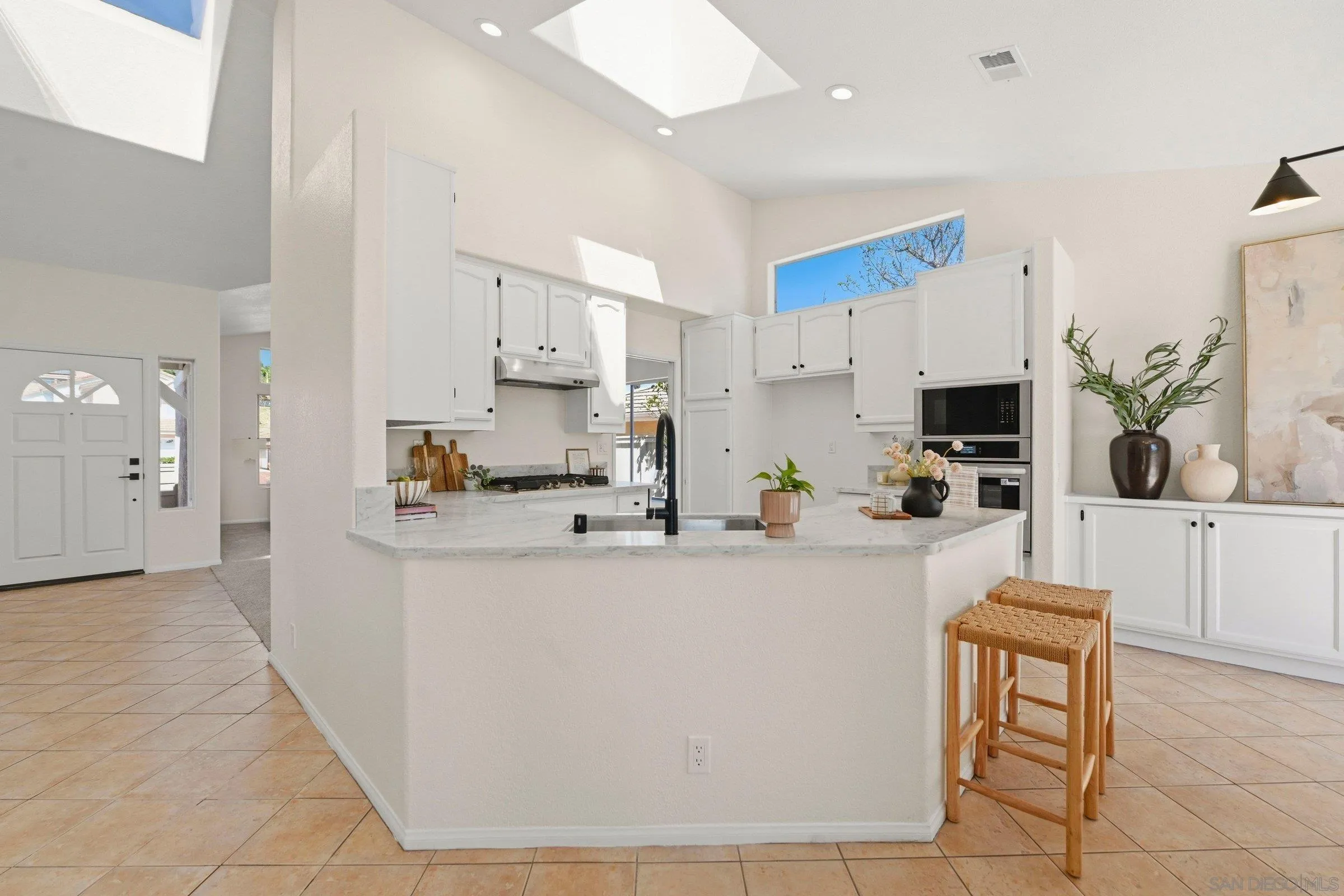 https://cdn.realtyfeed.com/cdn/127/260006652/43a68f10c6194e14492ec2b17b6c54ee.webp