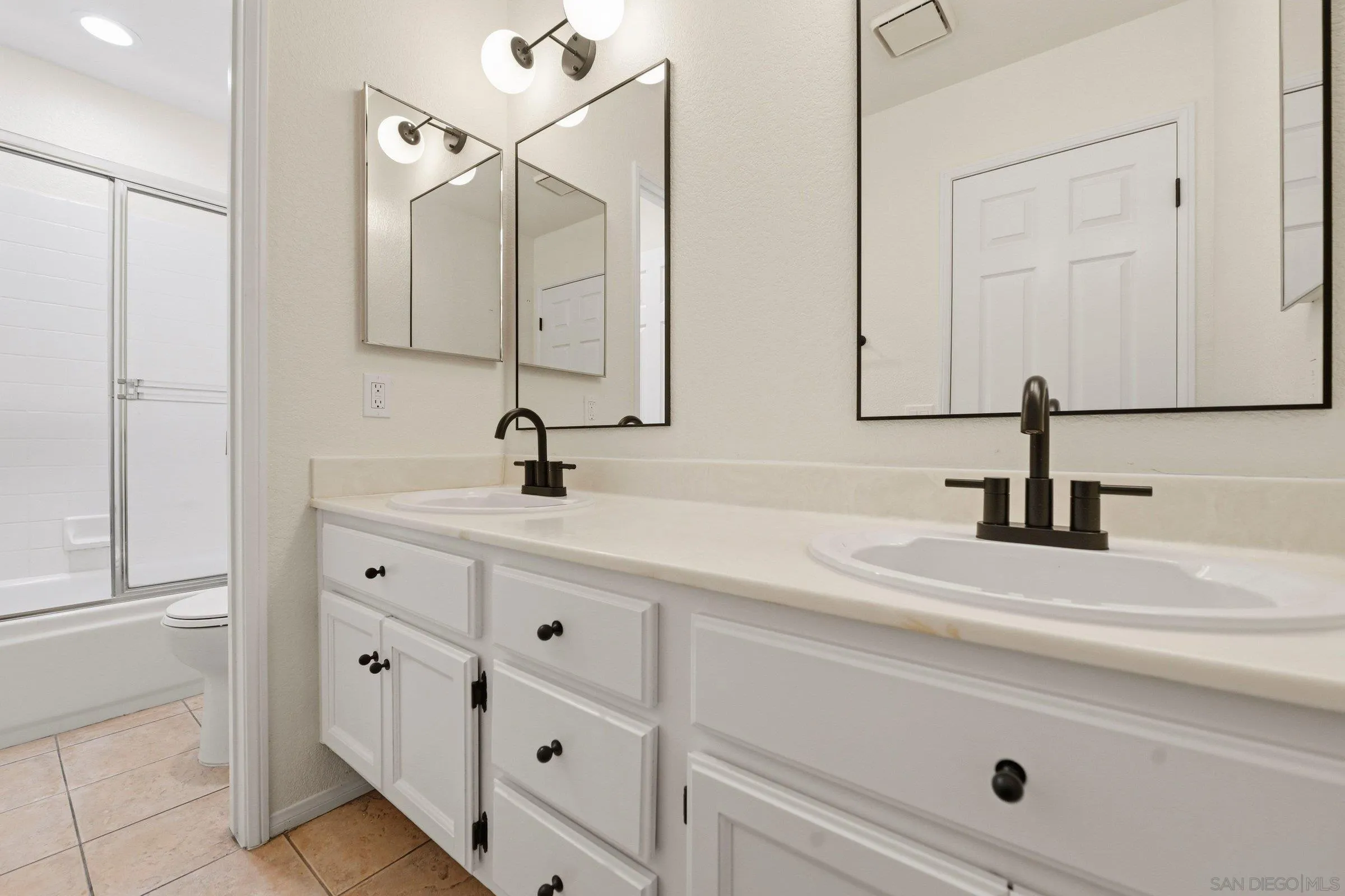 https://cdn.realtyfeed.com/cdn/127/260006652/af07a9ed0d1f3357c642ddf09b2c94ab.webp