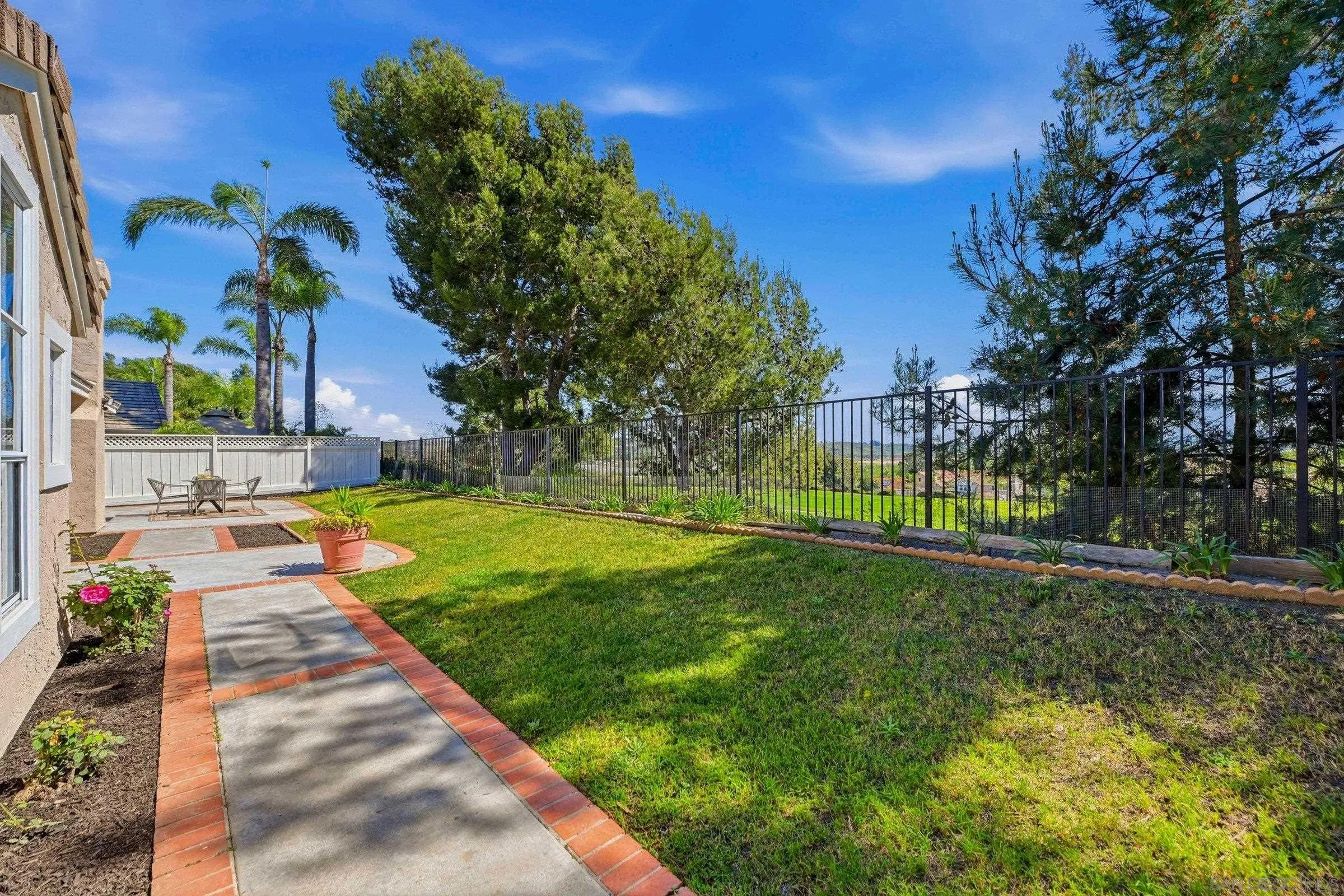 https://cdn.realtyfeed.com/cdn/127/260006652/bf9a4af00bd1cc998ad119f7650e90c5.webp