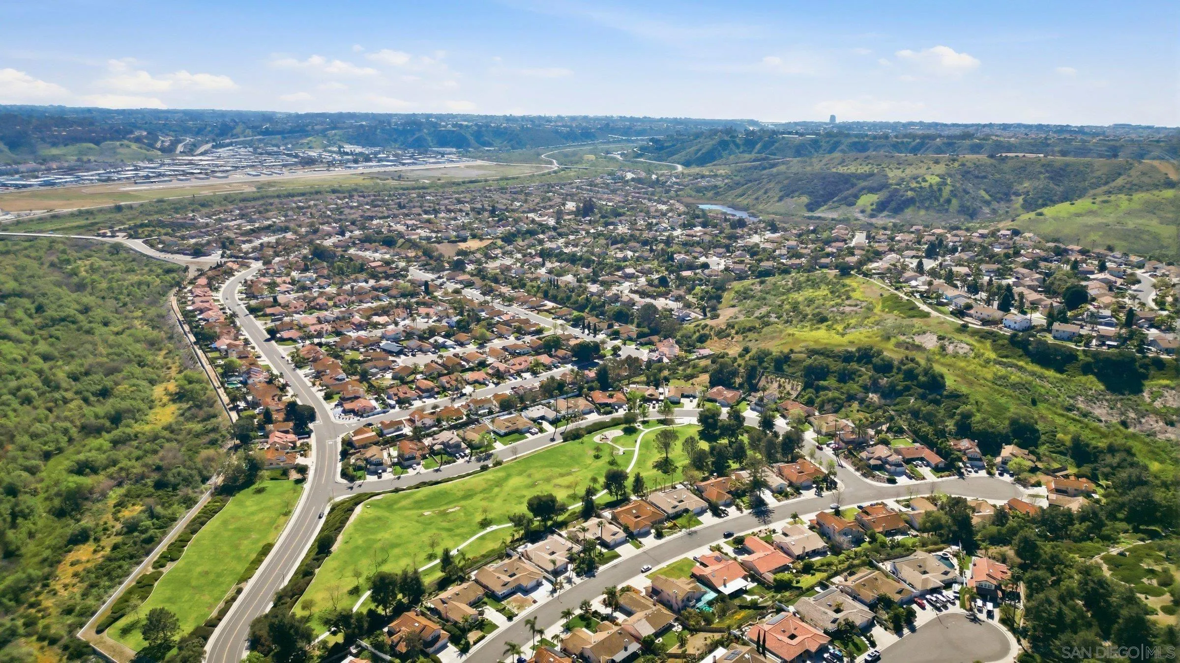 https://cdn.realtyfeed.com/cdn/127/260006652/ef296ba38f169f6eb68989c96dd9e0c3.webp