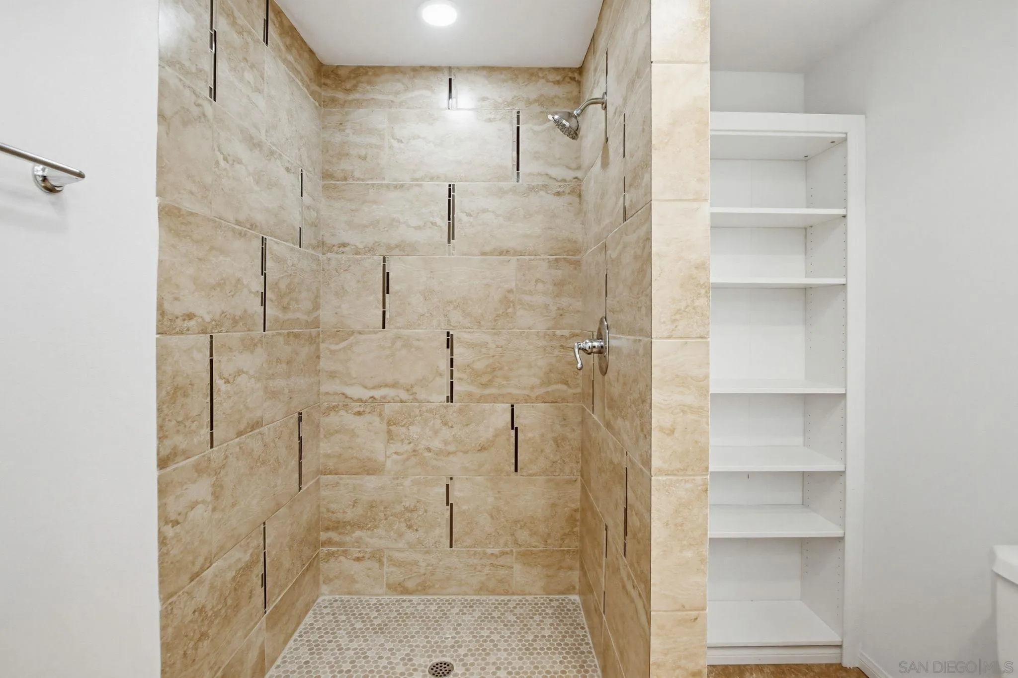 https://cdn.realtyfeed.com/cdn/127/260006654/17c91d9e6ccb536878c8491101372922.webp