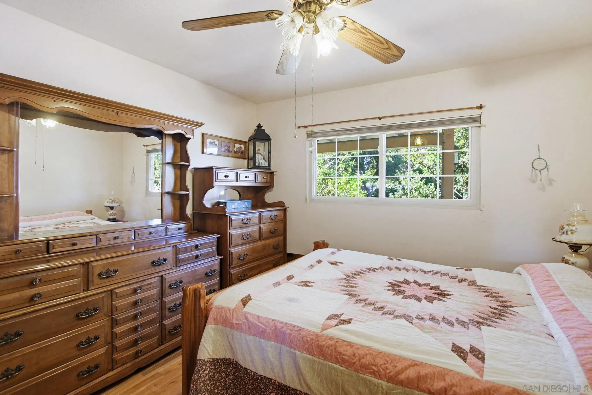 https://cdn.realtyfeed.com/cdn/127/260006654/18bd95957c75d87331104e9ccb0e3c2b.webp