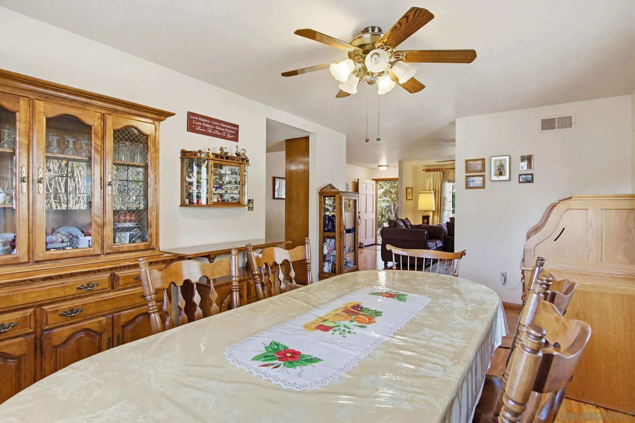 https://cdn.realtyfeed.com/cdn/127/260006654/901f0781acacd15fea6afaf4d8c36bbf.webp