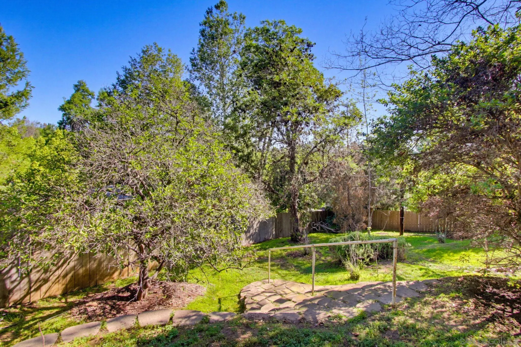 https://cdn.realtyfeed.com/cdn/127/260006654/abcd1edf5f00bd12716ca136b2c74f42.webp