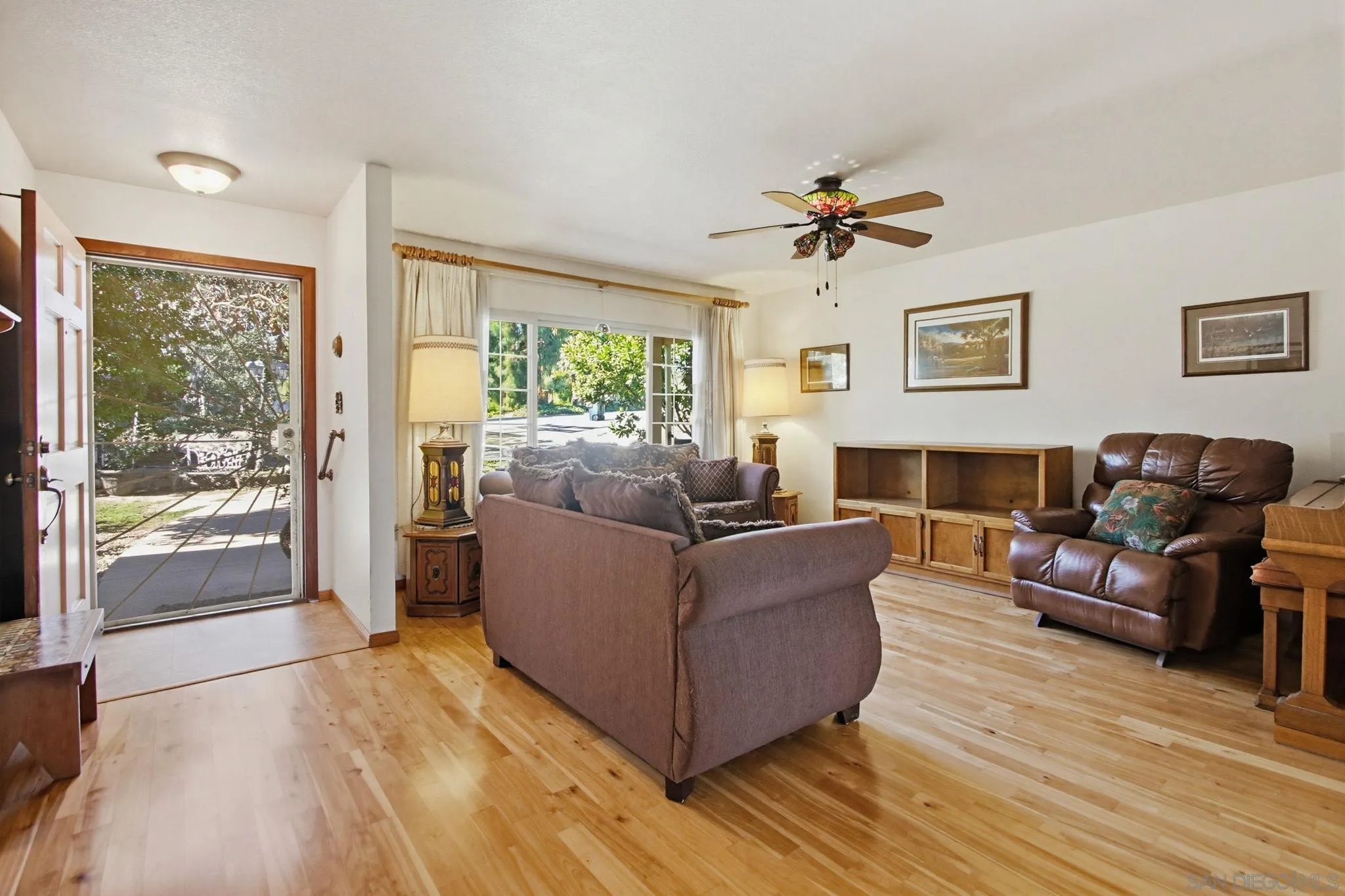 https://cdn.realtyfeed.com/cdn/127/260006654/d9598b03b9773d691cb3d2684c5e98fb.webp