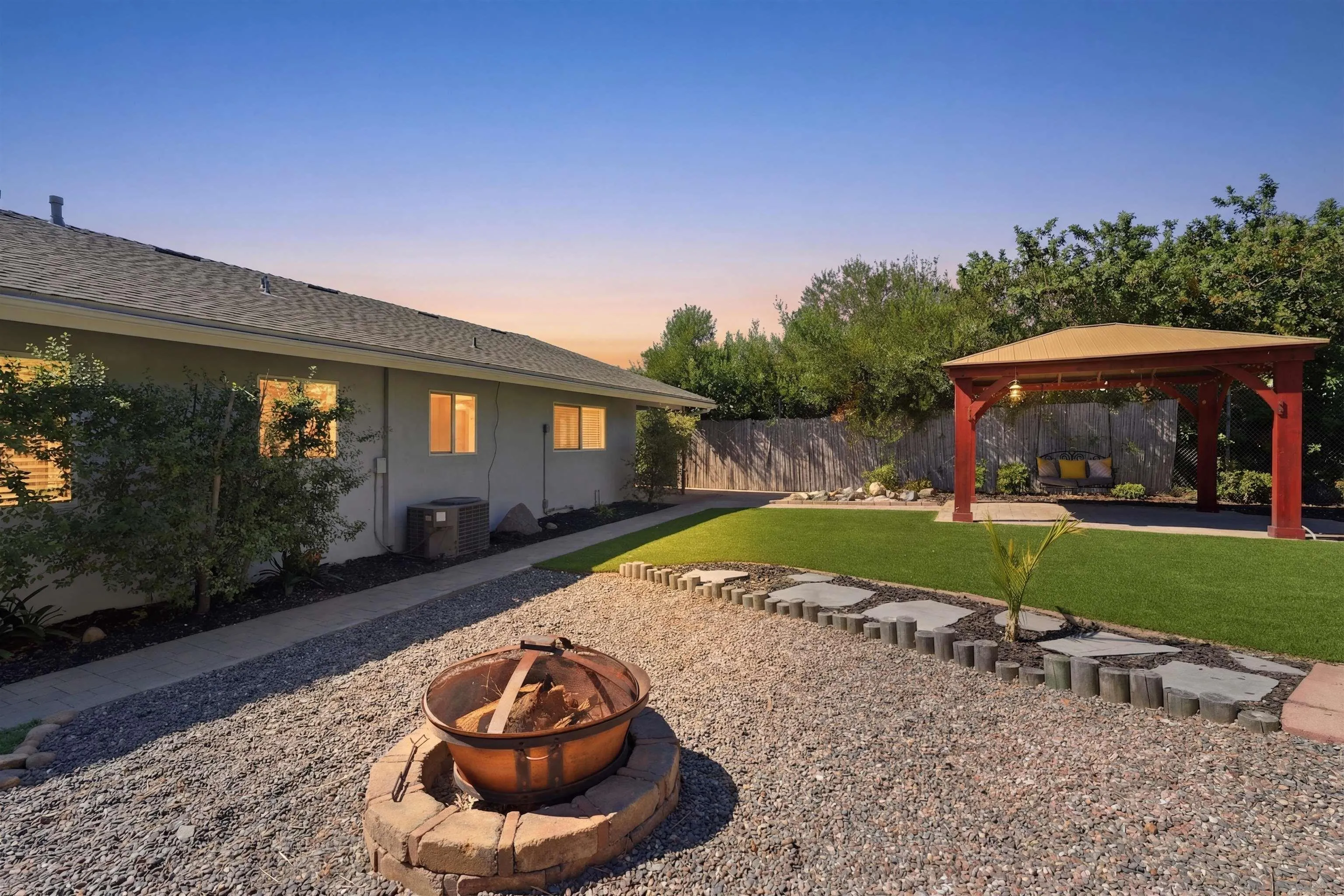 https://cdn.realtyfeed.com/cdn/127/260006660/0a7fa81d1c43456b1c47fa0ae85fd9b2.webp