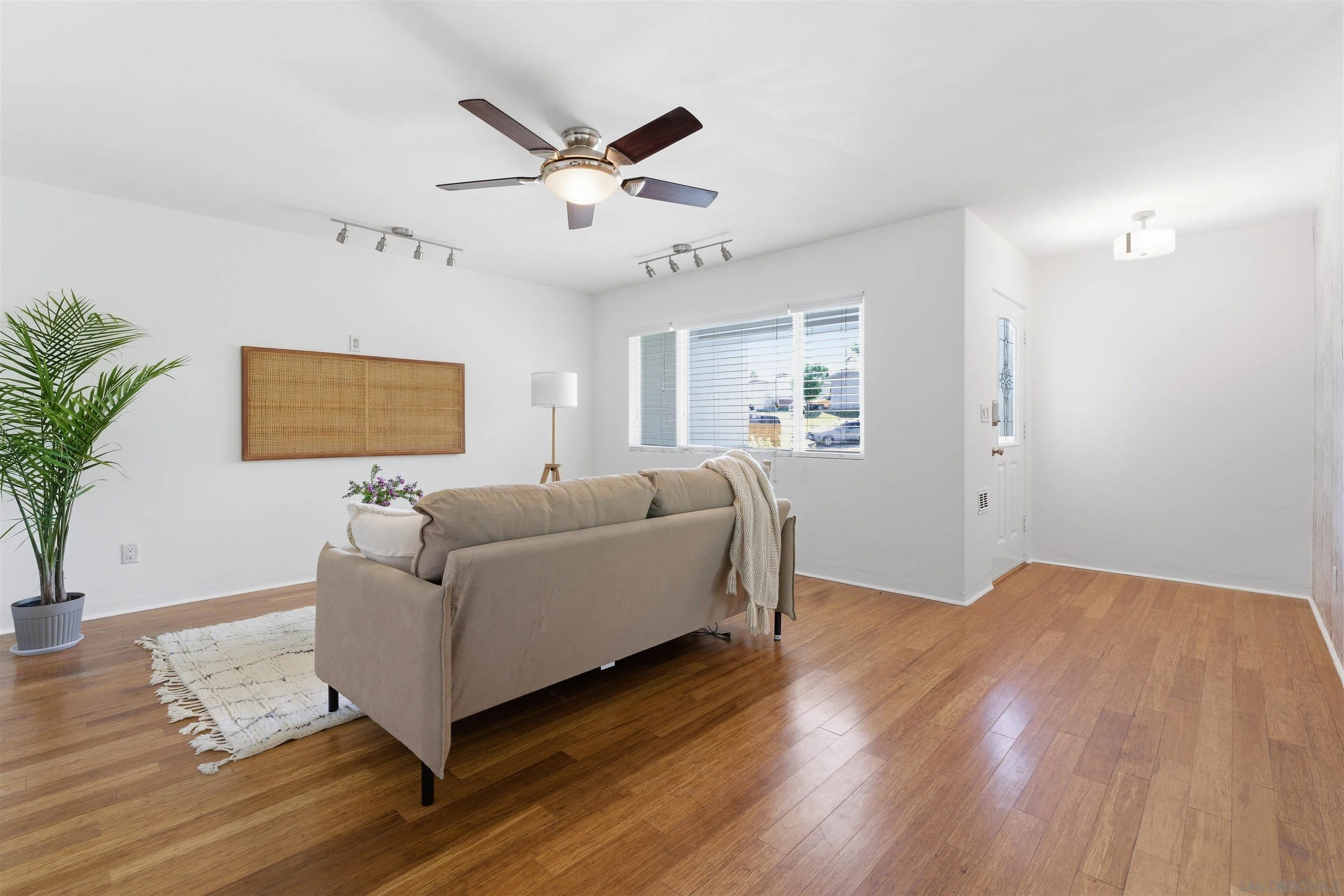 https://cdn.realtyfeed.com/cdn/127/260006660/57803e51fa6e3e842159132ec1d74304.webp