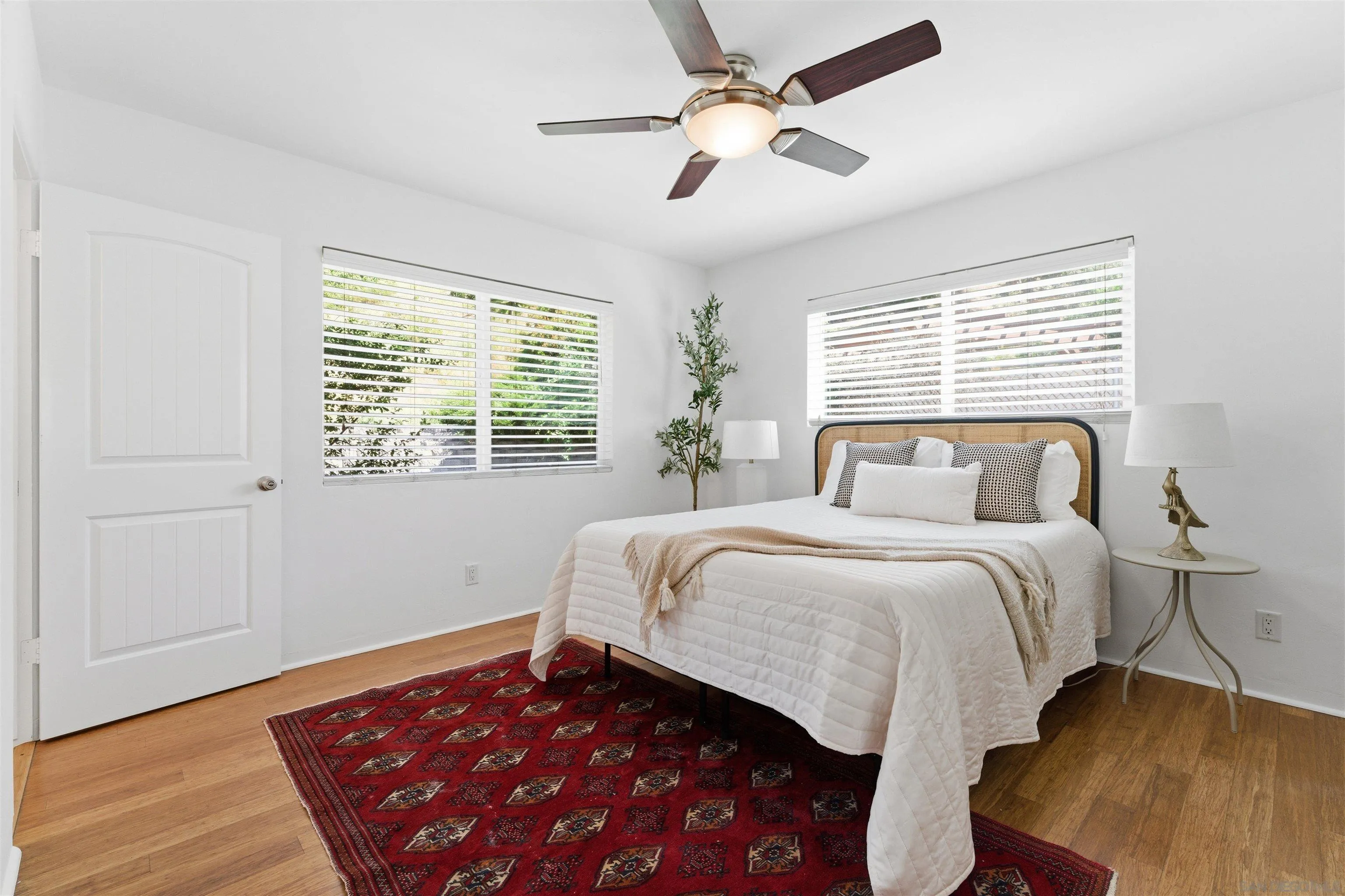 https://cdn.realtyfeed.com/cdn/127/260006660/593b498059fb092351f8ce5b5f5ef9eb.webp