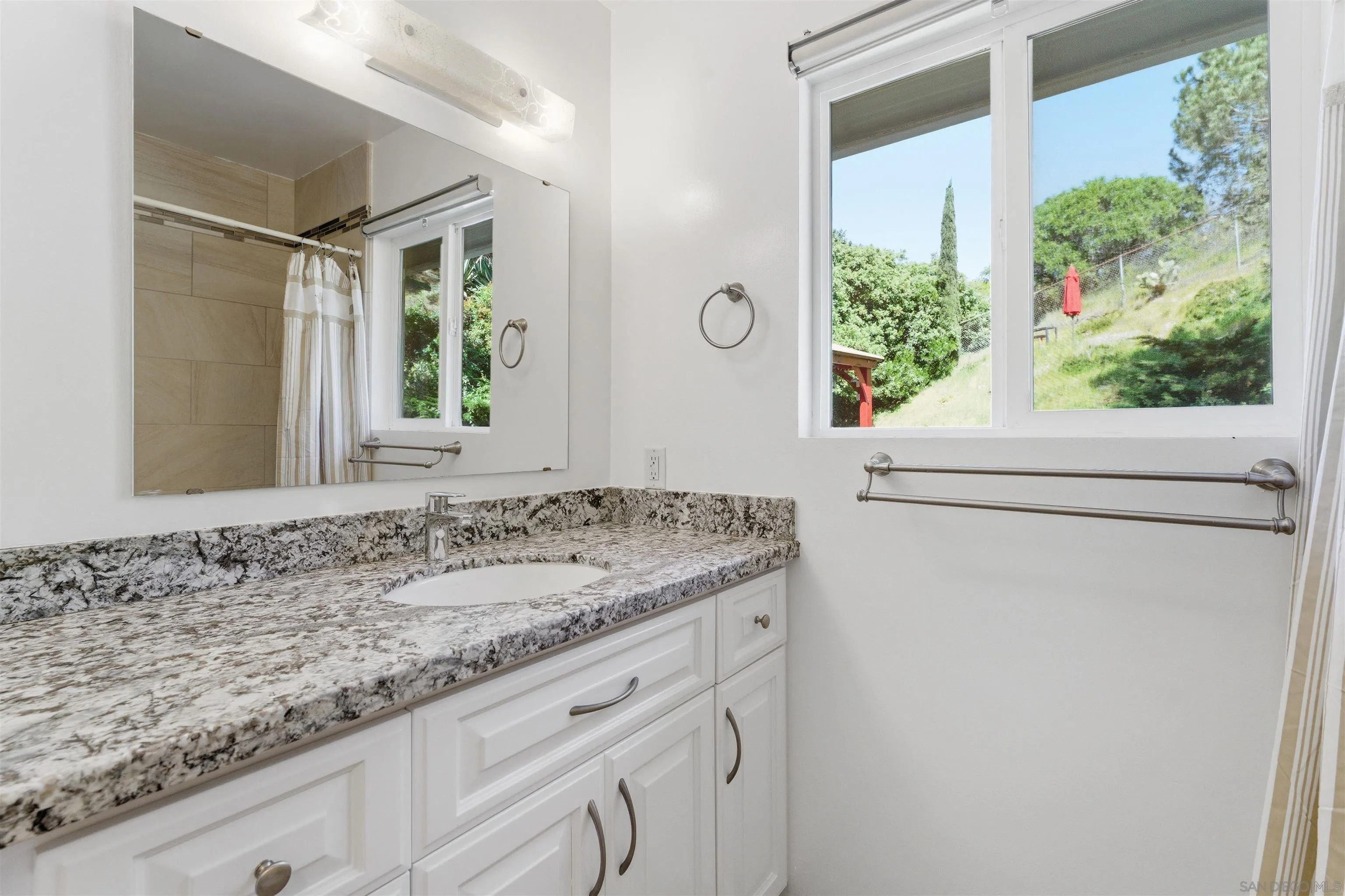https://cdn.realtyfeed.com/cdn/127/260006660/b5f45ed3ecbbe53ba4559ed2529e18a1.webp