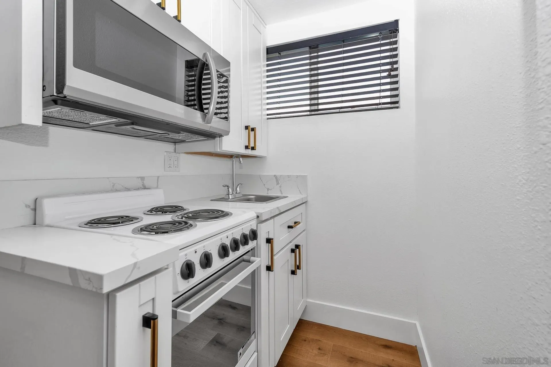 https://cdn.realtyfeed.com/cdn/127/260006661/94cd9180b7672bf206c9b45eeba84493.webp