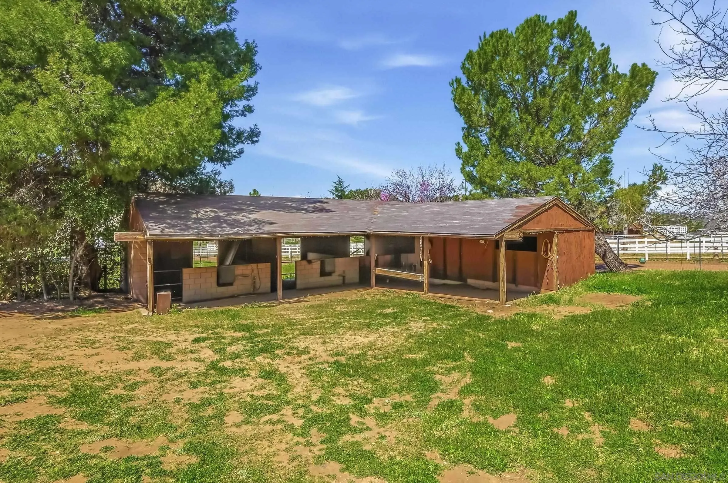https://cdn.realtyfeed.com/cdn/127/260006664/40b665100ce0117a2227c9570f2770f5.webp