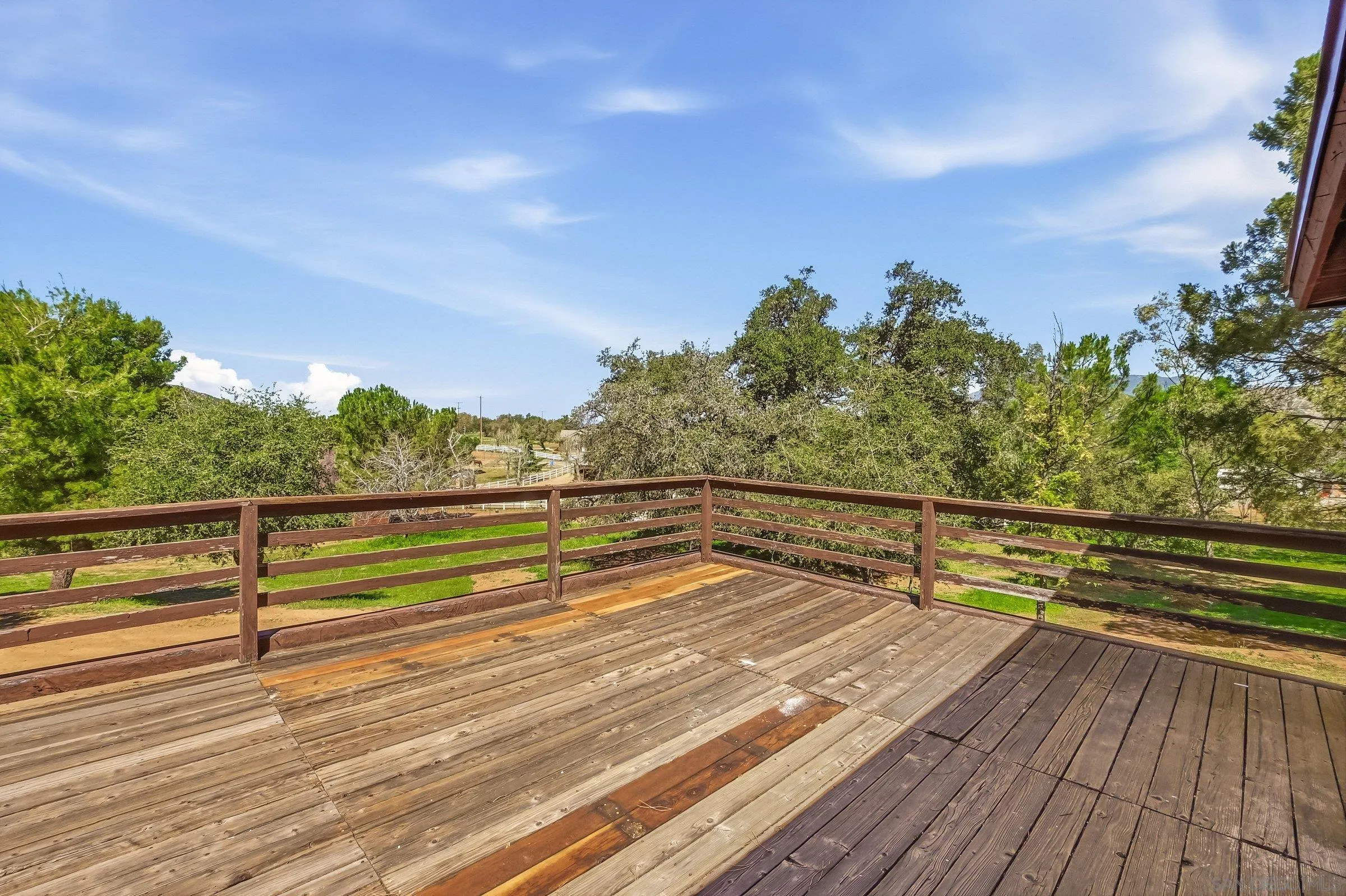 https://cdn.realtyfeed.com/cdn/127/260006664/7072f0317b2e3a299d34433782cc4f22.webp