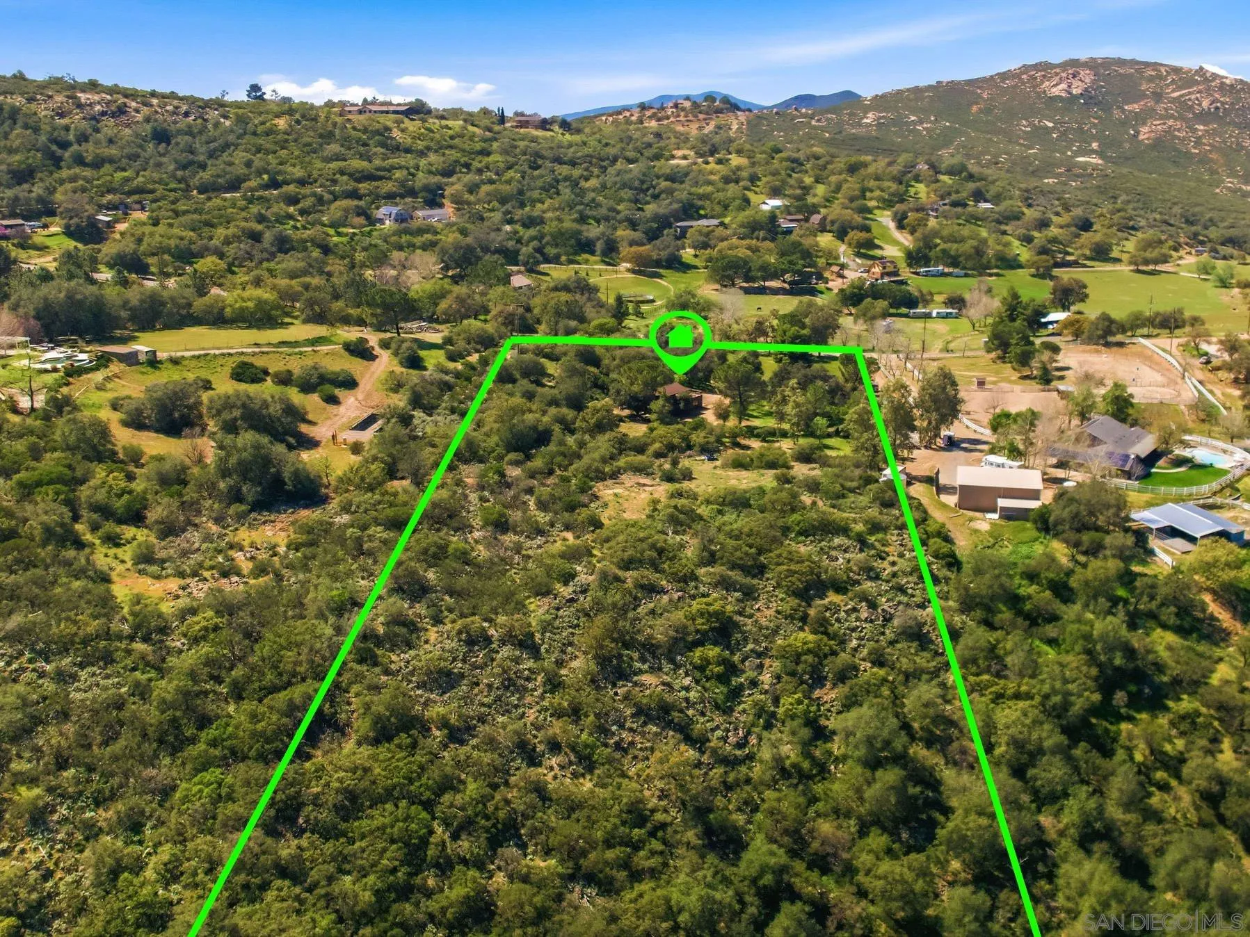 https://cdn.realtyfeed.com/cdn/127/260006664/9e022c478d16b0890fcc6e4791f17212.webp