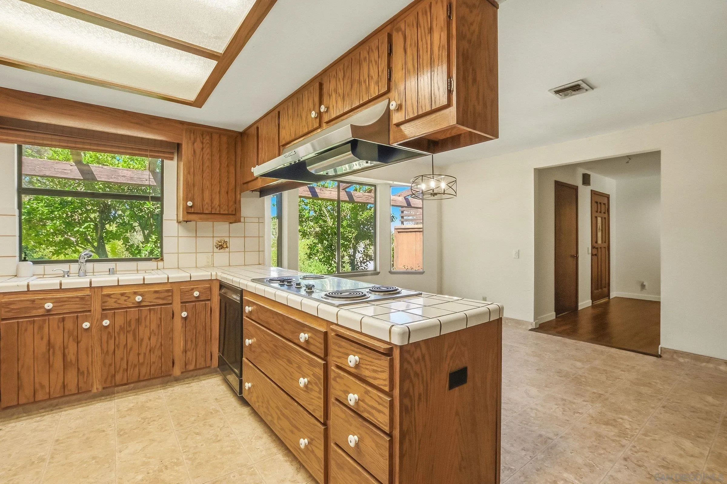 https://cdn.realtyfeed.com/cdn/127/260006664/cc4ac1f4c7d0ae1105640d4c9fba395e.webp