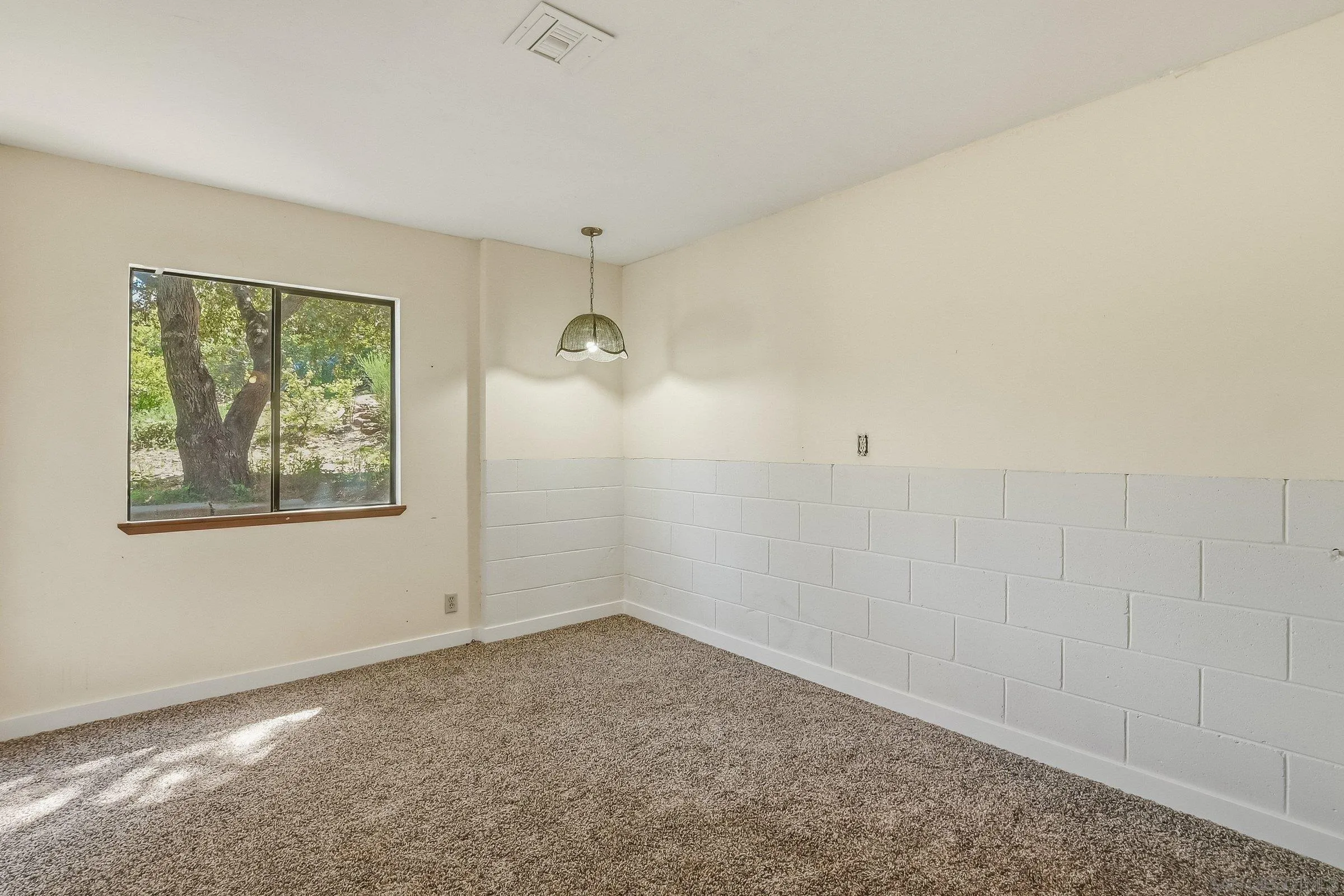 https://cdn.realtyfeed.com/cdn/127/260006664/df05023853218a531f29ca370d89654a.webp