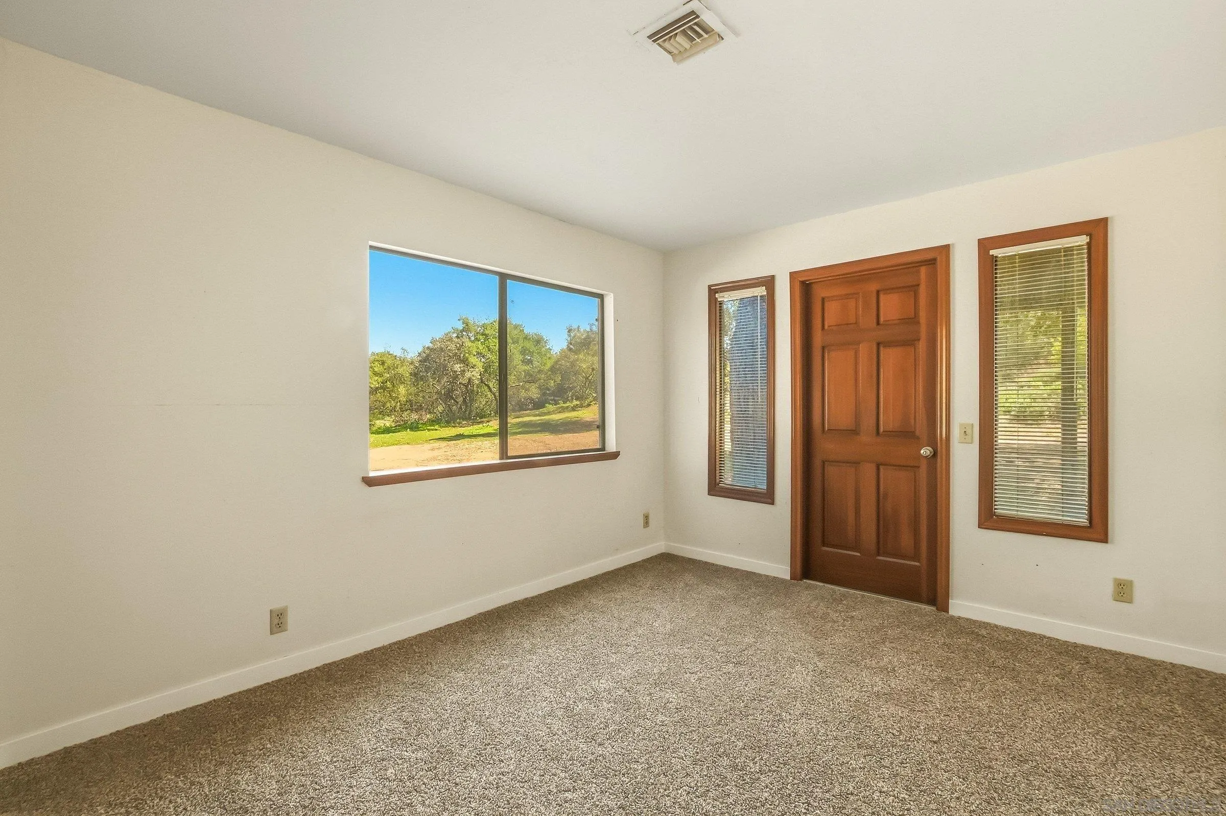 https://cdn.realtyfeed.com/cdn/127/260006664/fd5efe101e82634320e3991b6ecc3f0a.webp