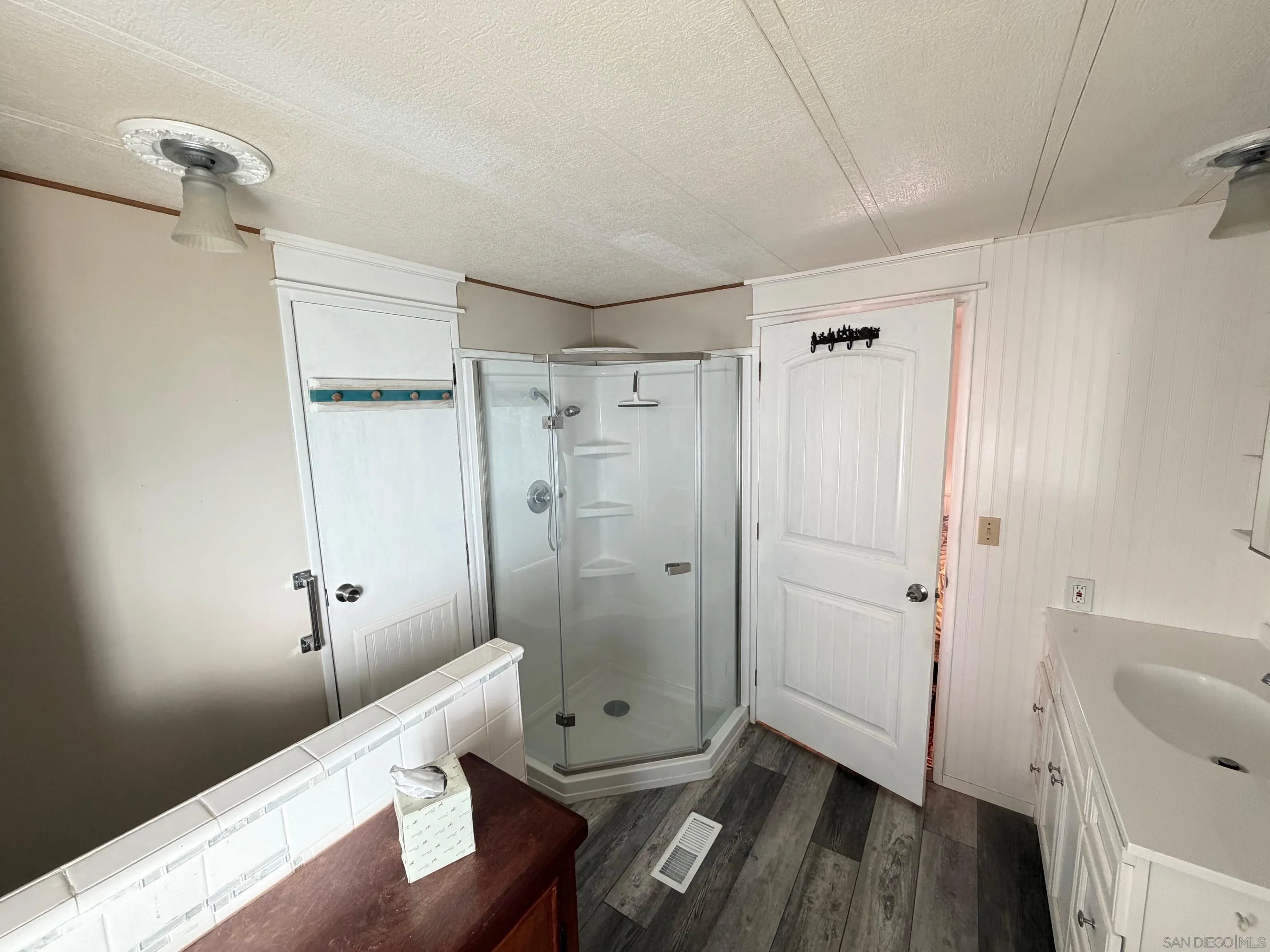 https://cdn.realtyfeed.com/cdn/127/260006667/70c42b00de8daee276358ae8af0e2710.webp