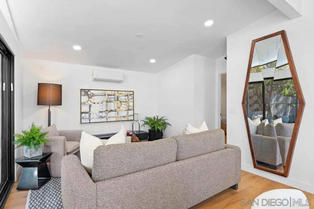 https://cdn.realtyfeed.com/cdn/127/260006669/157b8d550841cf62878e79fb65f5fe69.webp