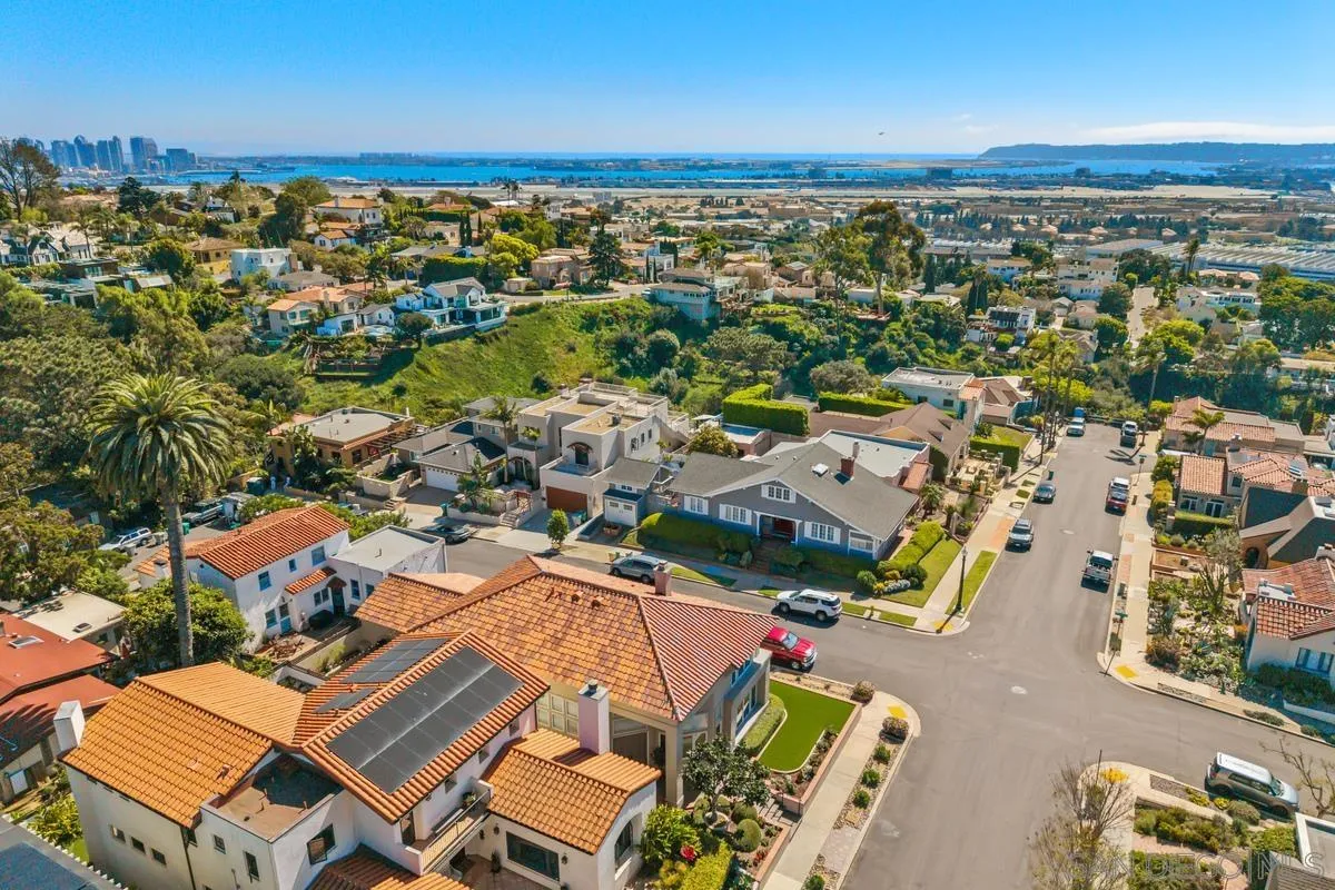 https://cdn.realtyfeed.com/cdn/127/260006675/c93f0593f7185729f32031dfb5e1b1ec.webp