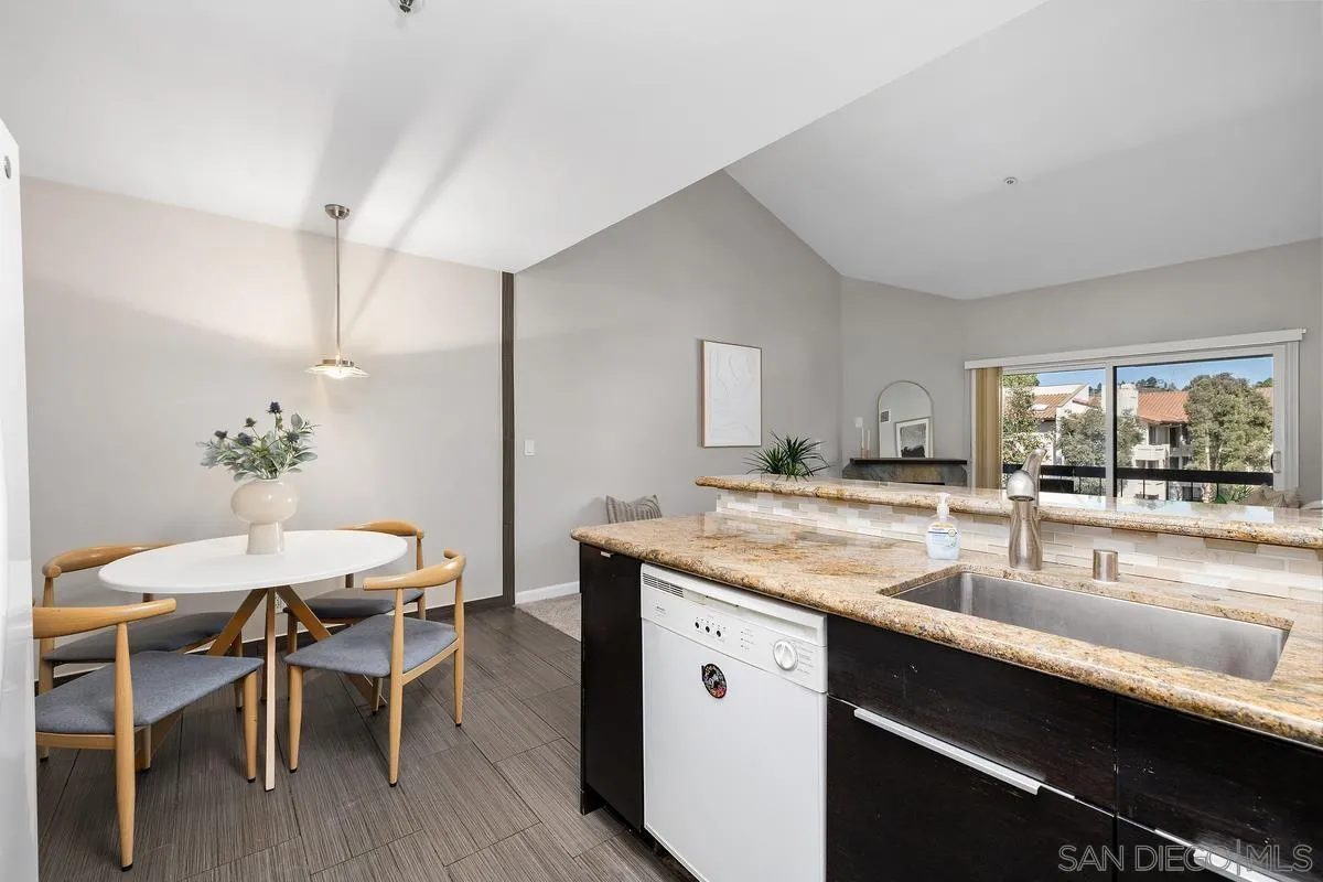 Photo #12: 260006677 Listing: Photo #12