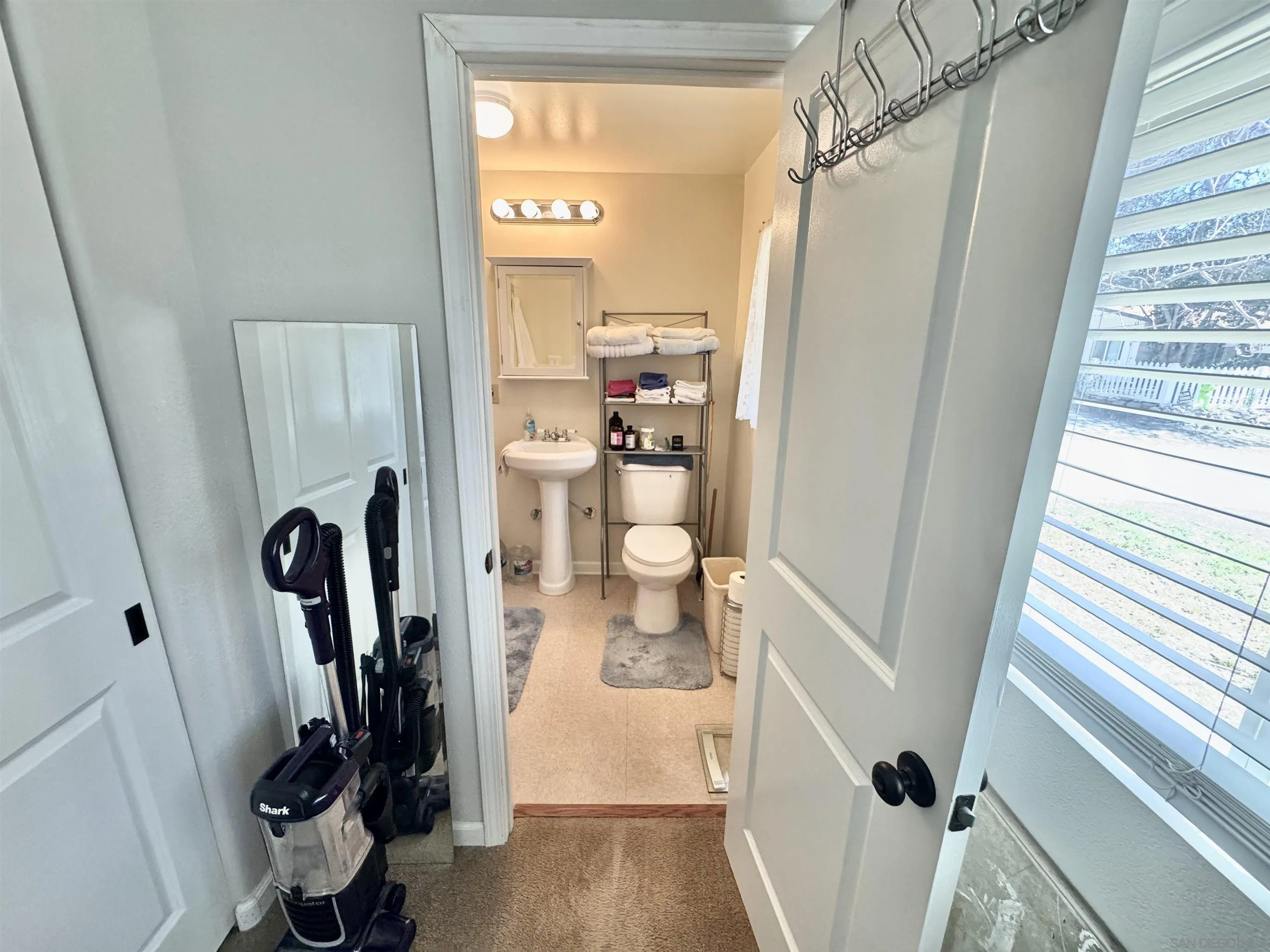 https://cdn.realtyfeed.com/cdn/127/260006681/803071892e110cb4dd2edb0b616217a9.webp