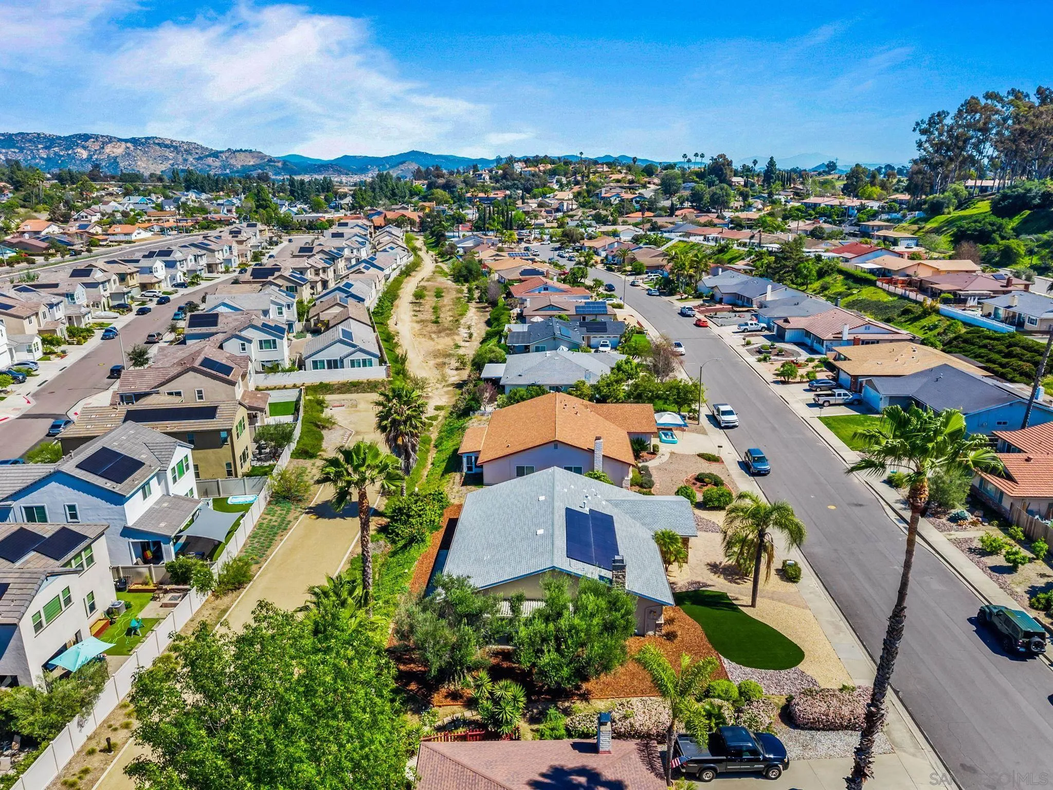 https://cdn.realtyfeed.com/cdn/127/260006682/145af42dfdab76b1cd02c7cb9253e2c7.webp