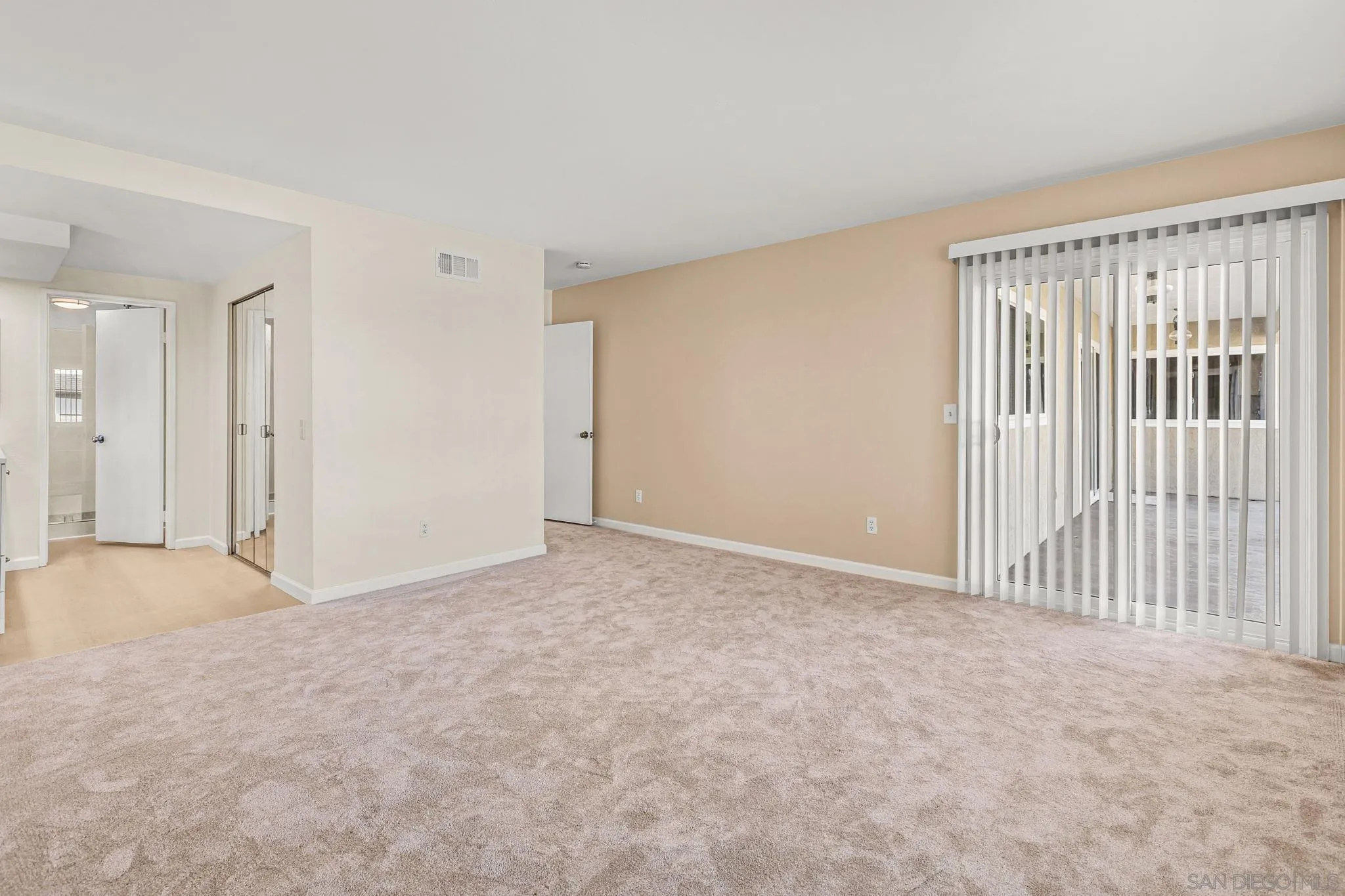 https://cdn.realtyfeed.com/cdn/127/260006682/23931aad752cb9aa693b96a92e7ed7ed.webp