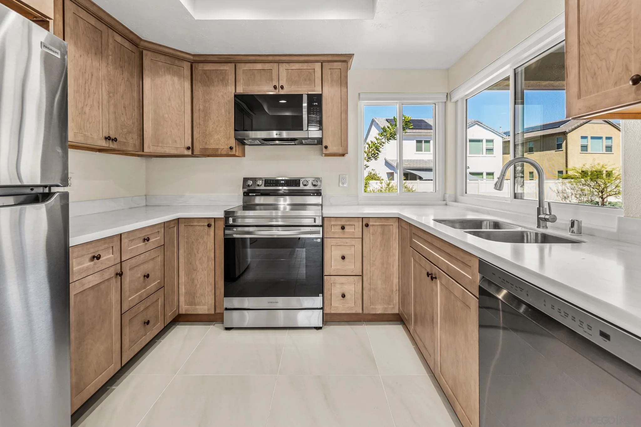 https://cdn.realtyfeed.com/cdn/127/260006682/29ca6449e6cd0601597bff1a2645330a.webp