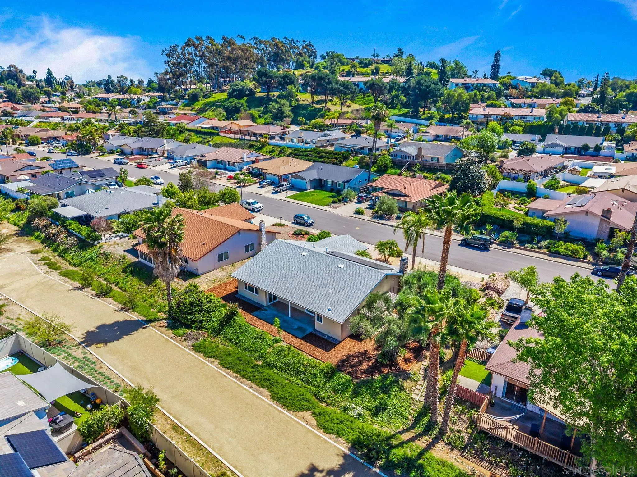 https://cdn.realtyfeed.com/cdn/127/260006682/91d2764c4325ffeac5ef8368b6cd8d15.webp