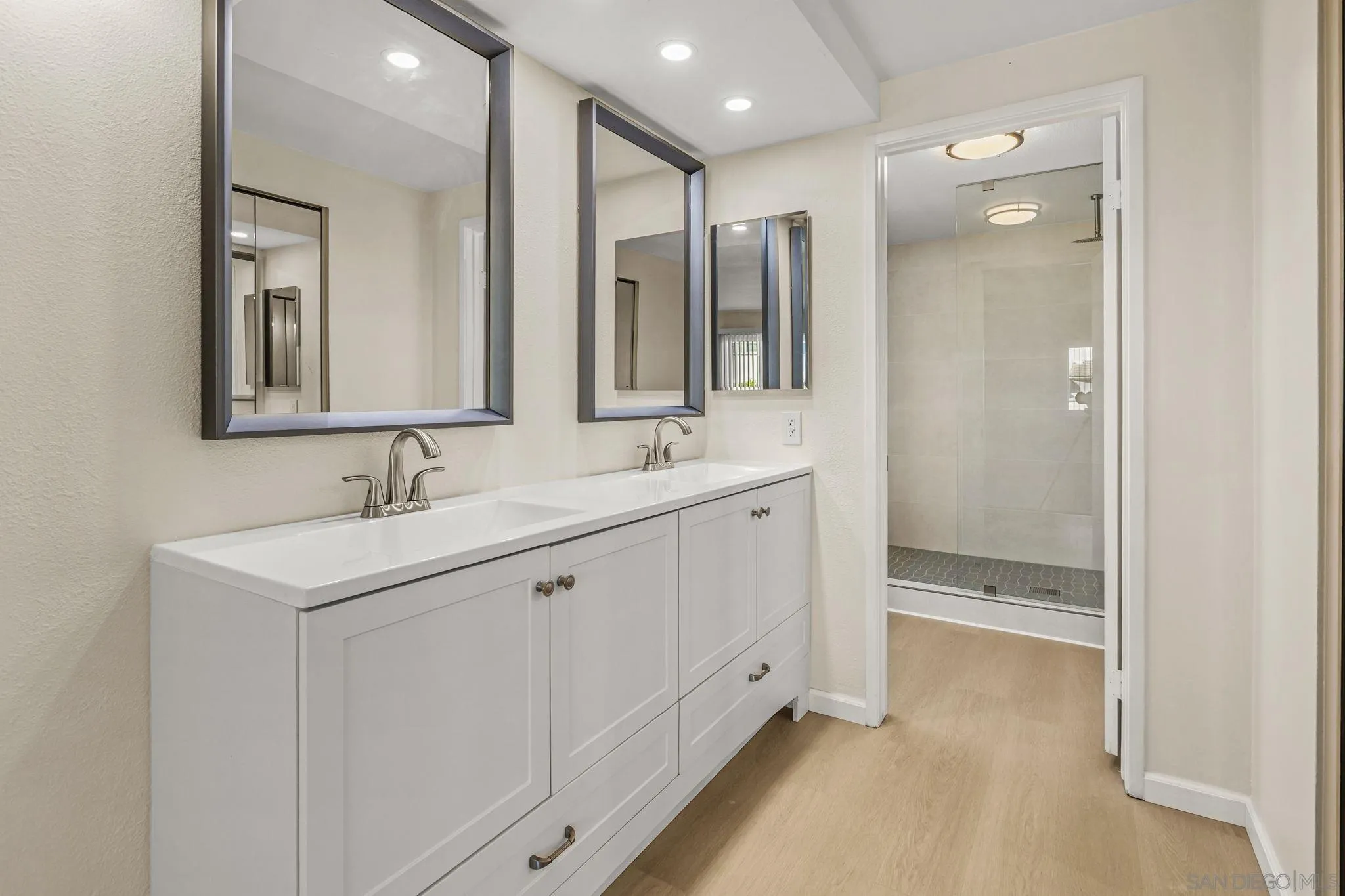 https://cdn.realtyfeed.com/cdn/127/260006682/92d43254354dac1ab9dee9319548d1a4.webp