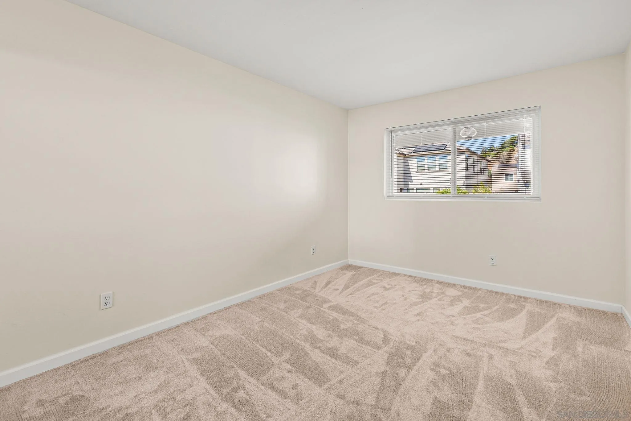 https://cdn.realtyfeed.com/cdn/127/260006682/a43e3226fa856cf68a2e5dfd44acf56c.webp