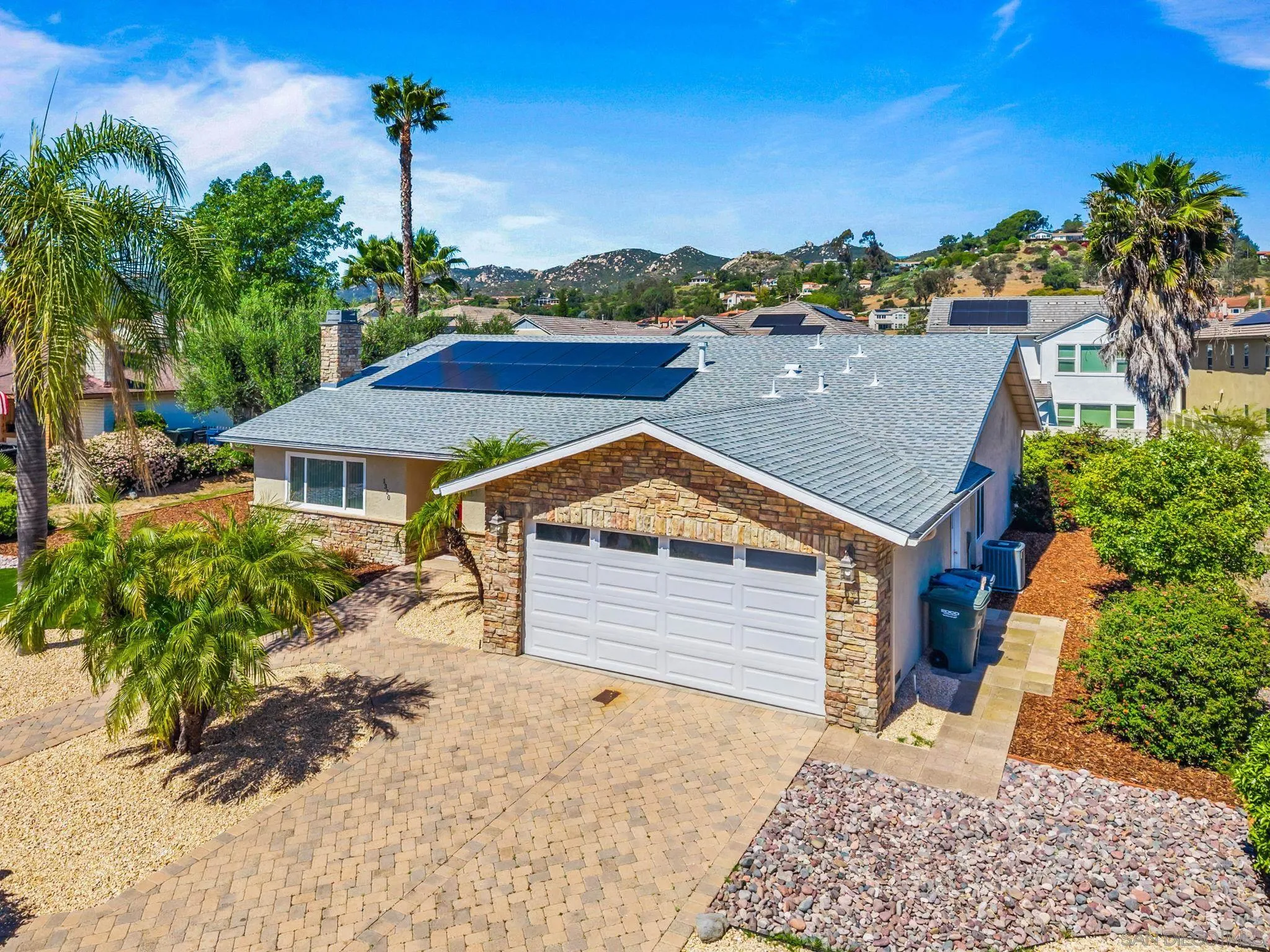 https://cdn.realtyfeed.com/cdn/127/260006682/abdc008d1bdfa29aab2b40490f80395d.webp