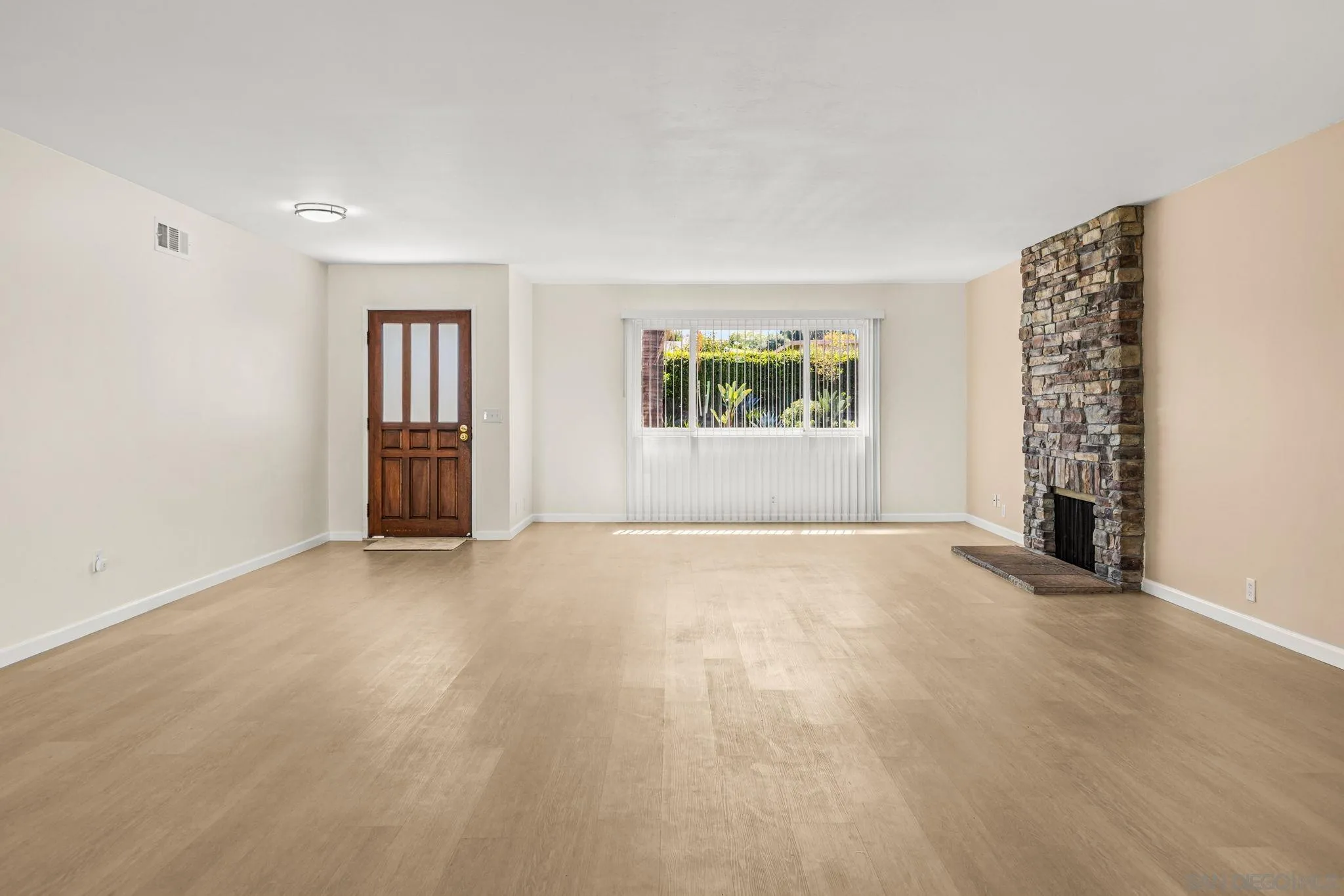 https://cdn.realtyfeed.com/cdn/127/260006682/b23ea51a02b76fdc305b4e3883e36913.webp