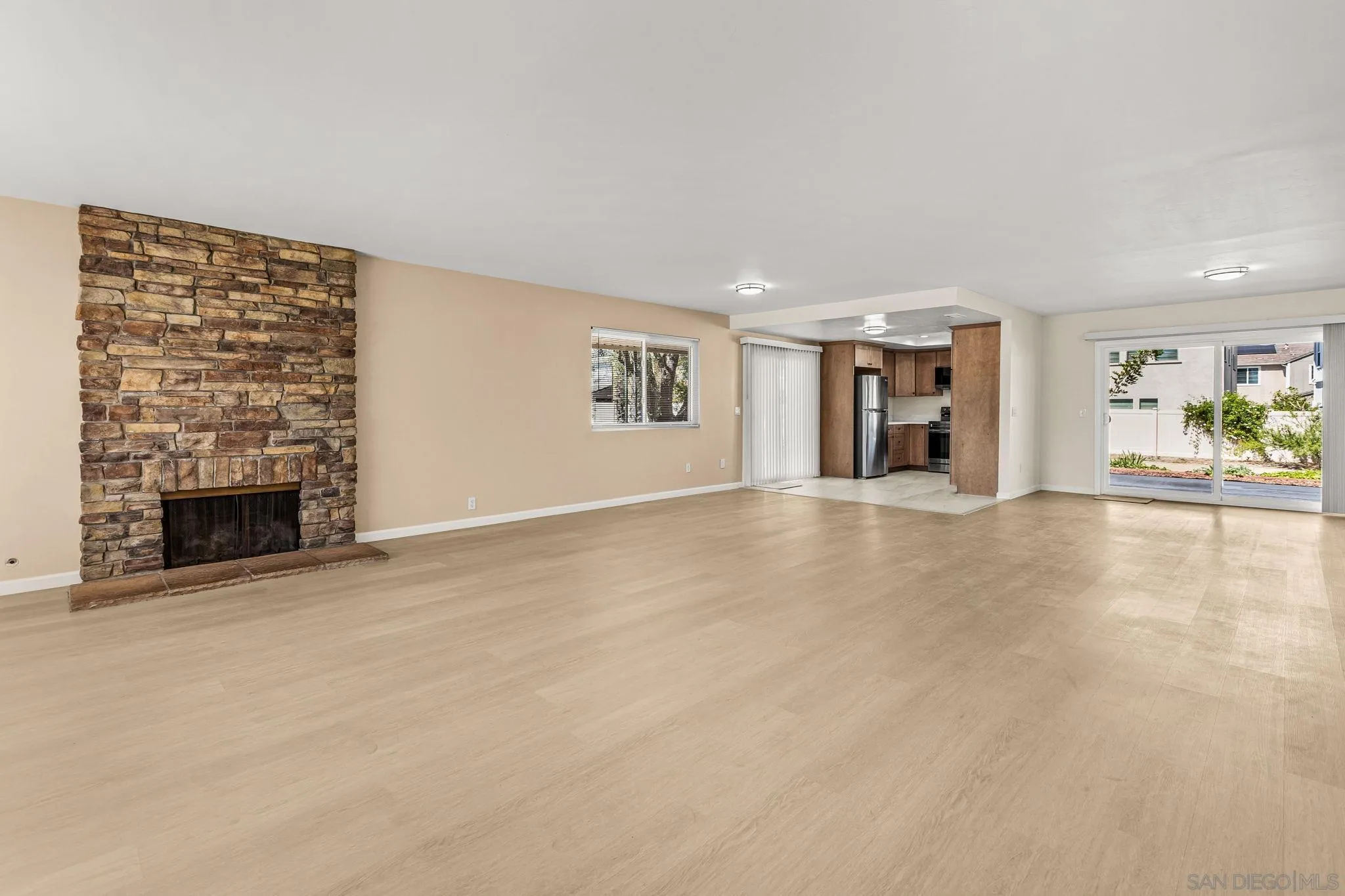 https://cdn.realtyfeed.com/cdn/127/260006682/c270004193d83eaef7cec534a3b451e0.webp