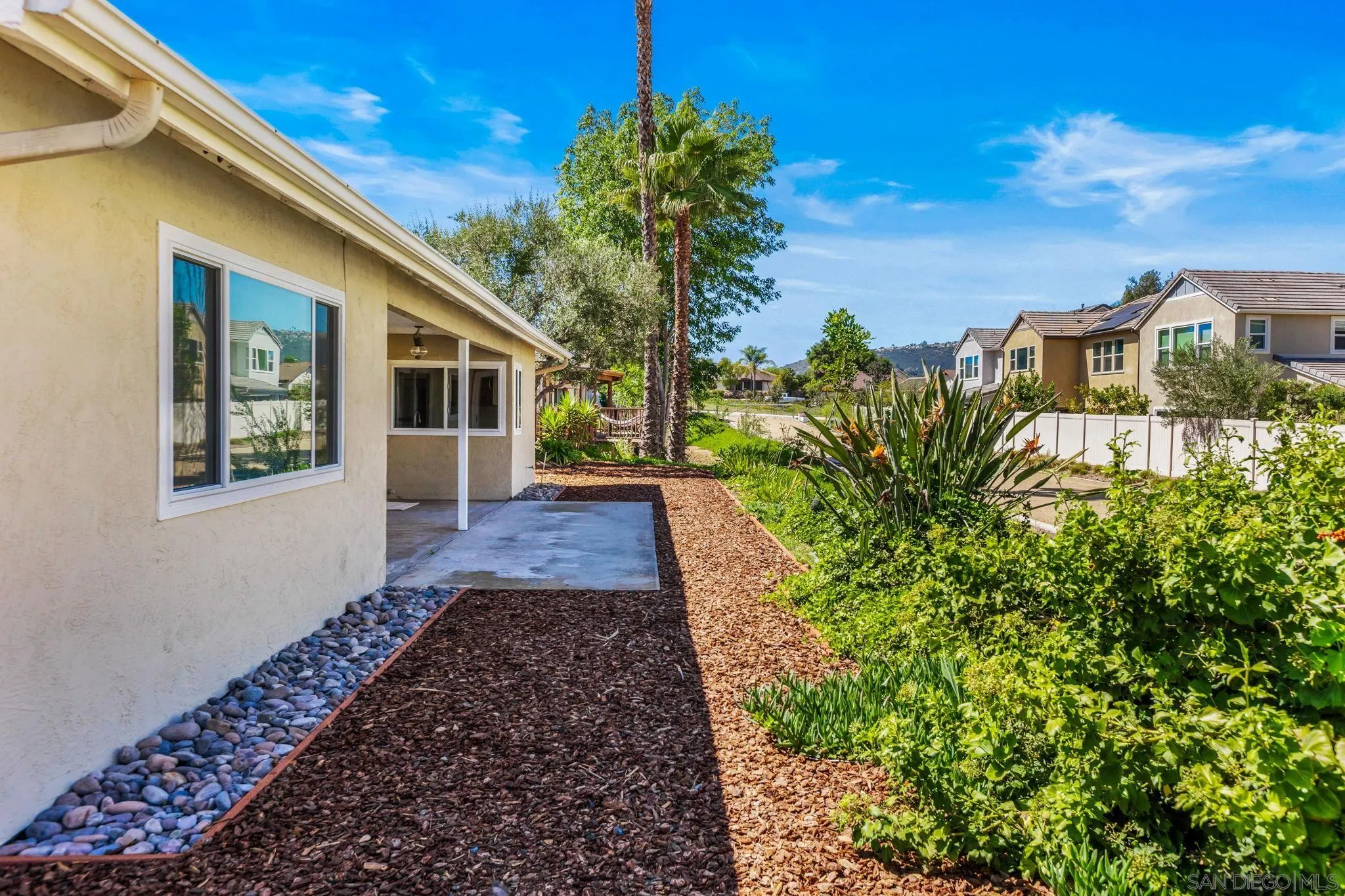 https://cdn.realtyfeed.com/cdn/127/260006682/f3e932b8e794c24baee4e10544759472.webp