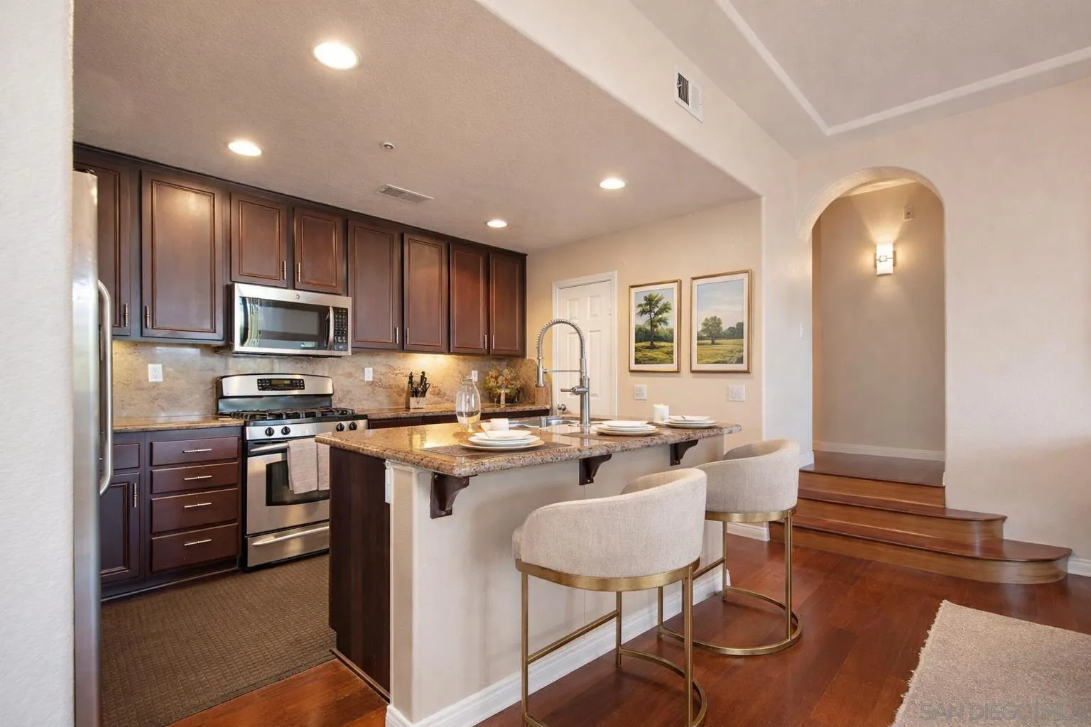 https://cdn.realtyfeed.com/cdn/127/260006685/41ac205dfb218aed589dd796e5e64457.webp