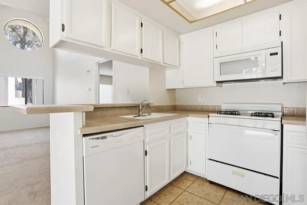 https://cdn.realtyfeed.com/cdn/127/260006686/e564274ed41589a414422dfedd66808c.webp
